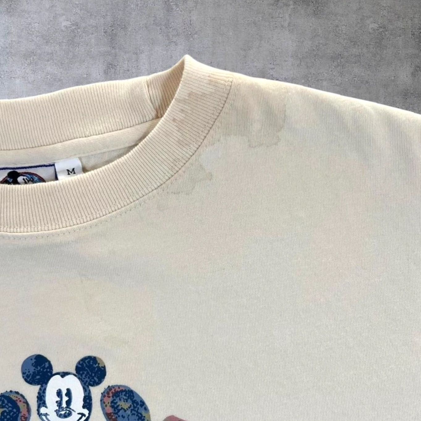 Disney VINTAGE Disney Mickey's World Globe Trotter Graphic Cream T-Shirt Medium Mens Shirt Size US M / EU 48-50 / 2 - 3 Thumbnail