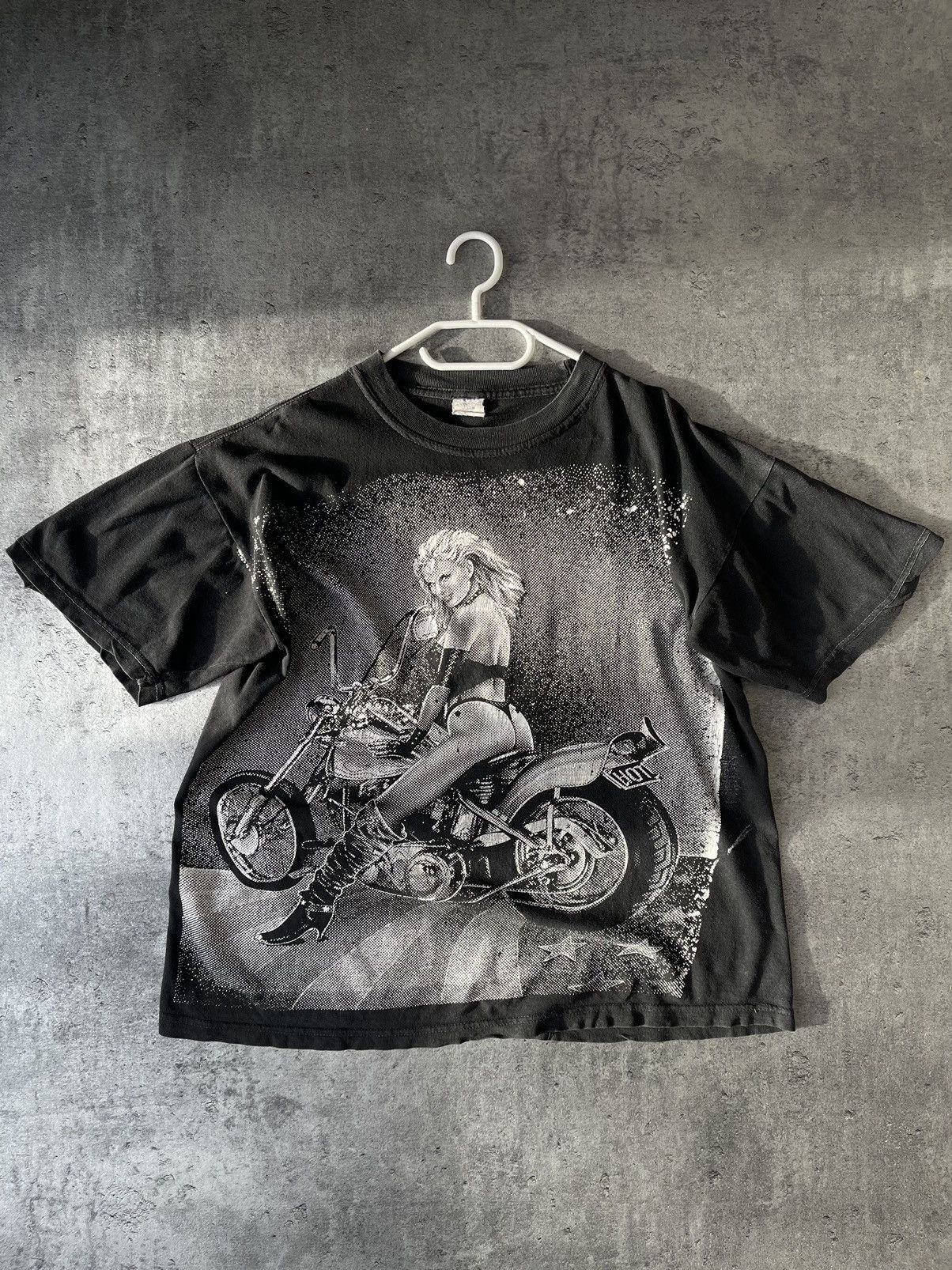 Band Tees × Vintage VINTAGE 90s PORNO GIRL ON BIKE SING STITCH TEE Size US L / EU 52-54 / 3 - 1 Thumbnail