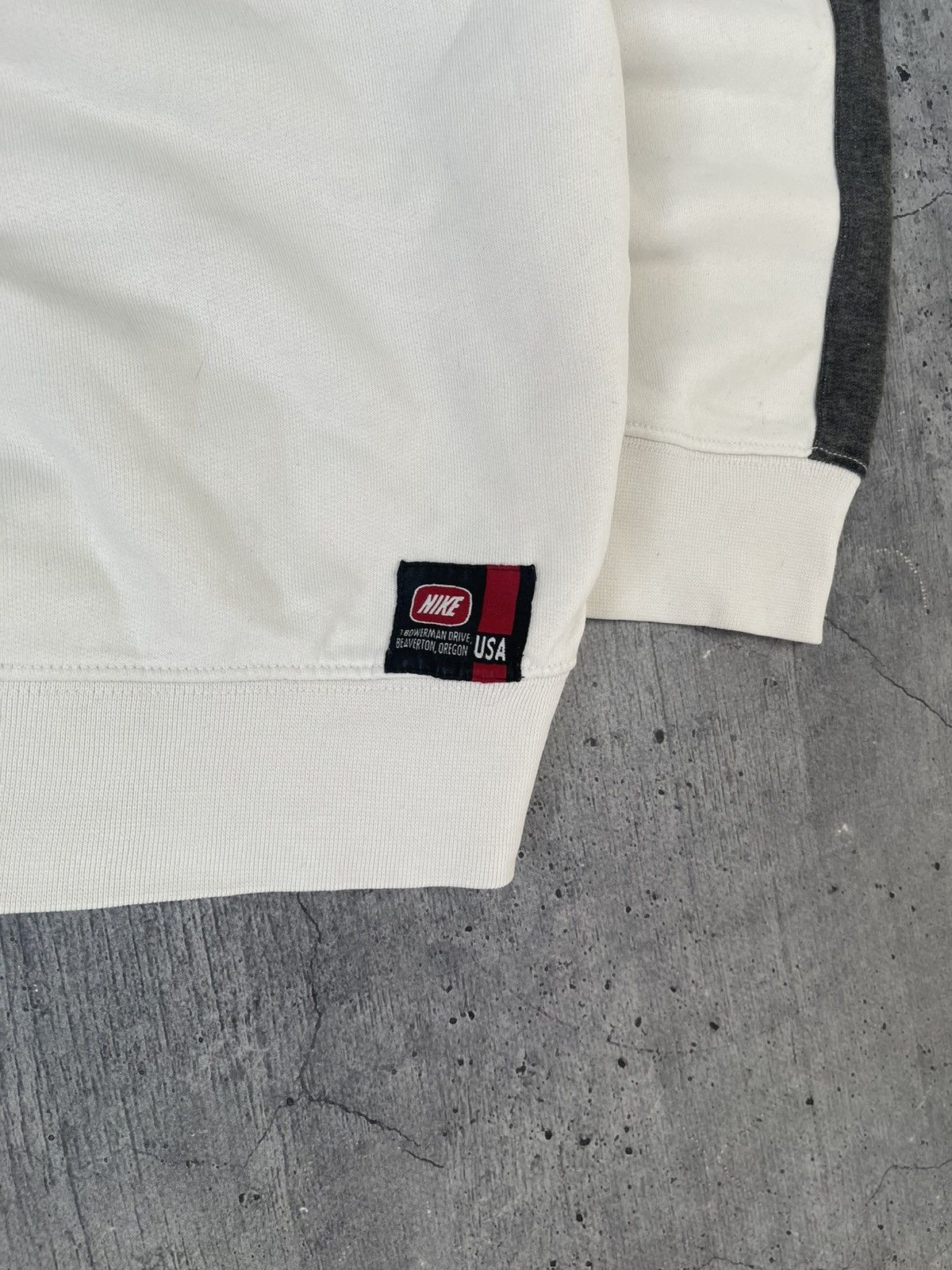 Nike Nike Vintage Sweatshirt Big Logo Faded Boxy Japanese Y2K Size US XL / EU 56 / 4 - 2 Thumbnail