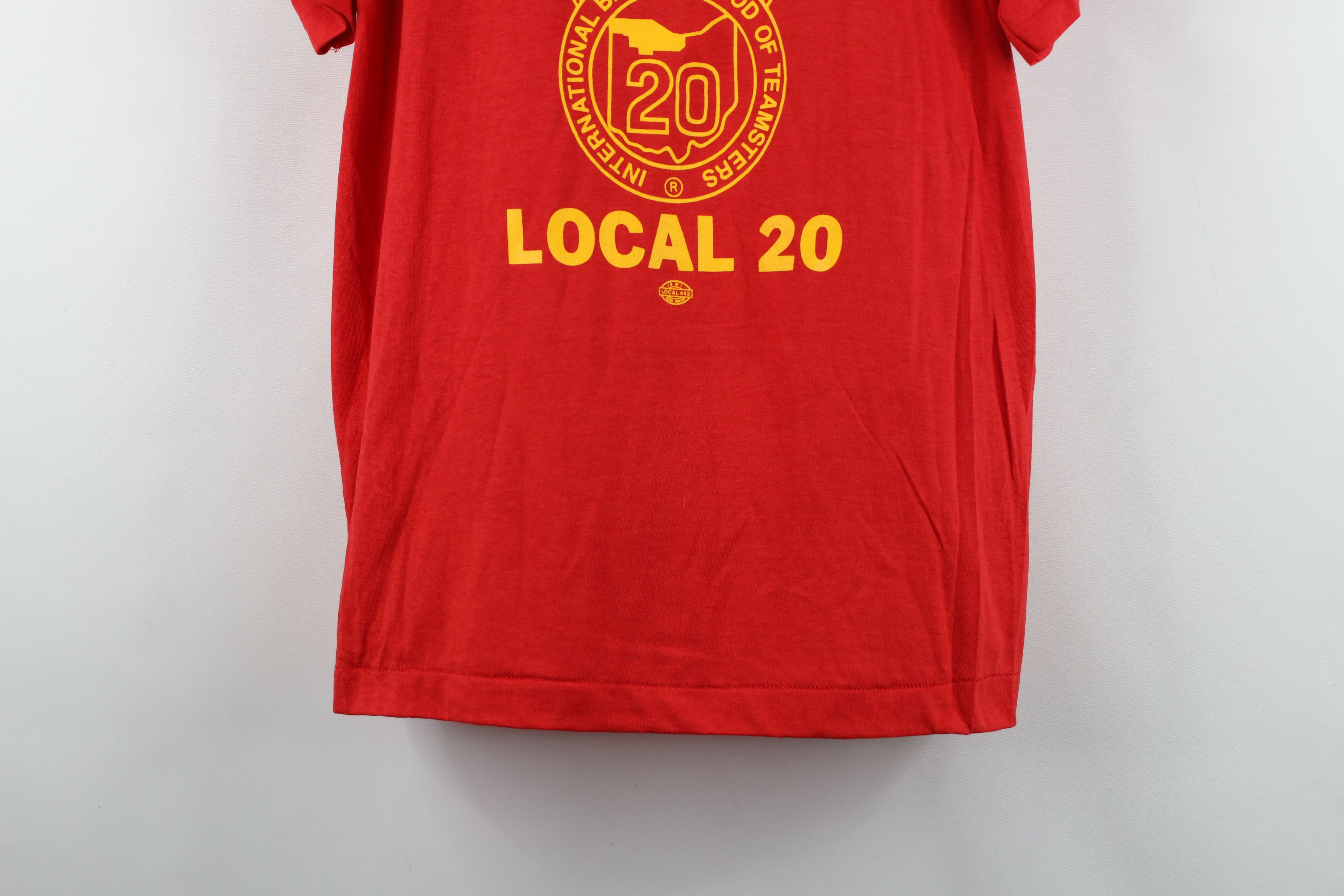 Vintage Vintage 80s Union Local 20 Short Sleeve T-Shirt Red USA Size US L / EU 52-54 / 3 - 3 Thumbnail