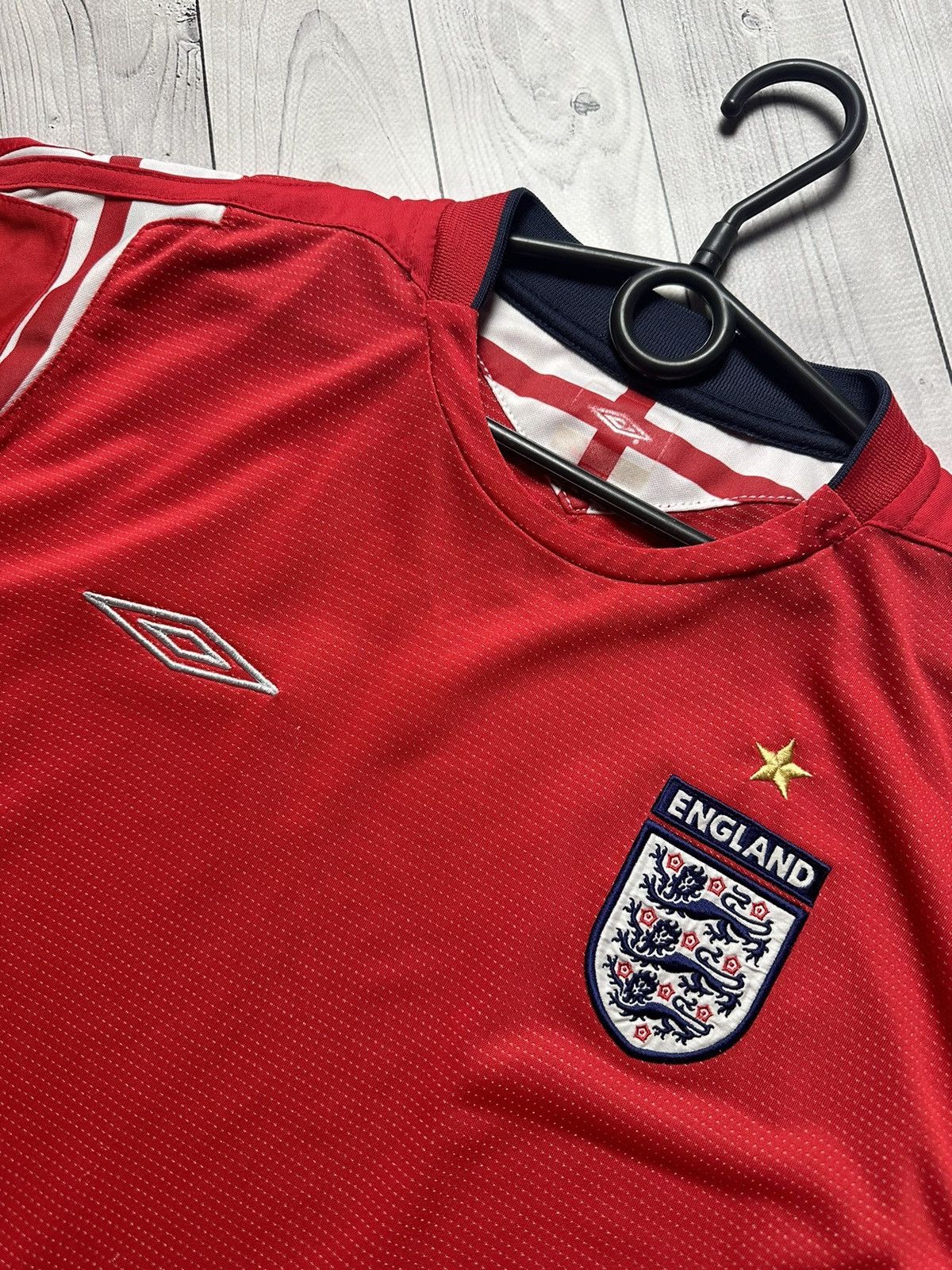 Umbro × Vintage Vintage Umbro England soccer jersey size L red Size US L / EU 52-54 / 3 - 6 Thumbnail