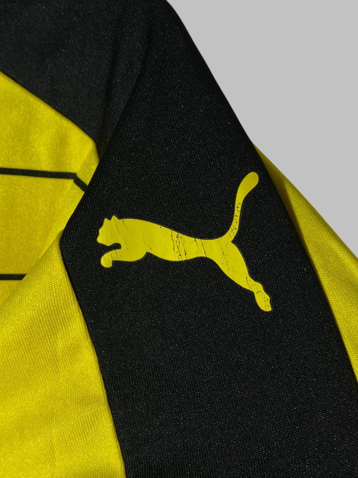 Puma Puma Watford 2015/16 Home Football Shirt Soccer Jersey Size US L / EU 52-54 / 3 - 9 Thumbnail