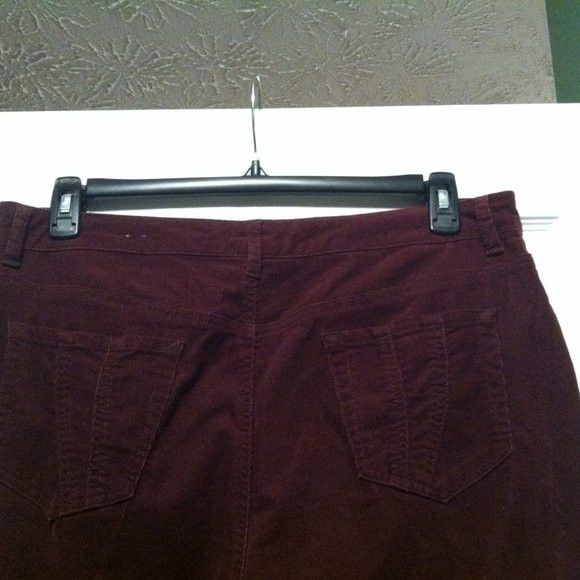 Chicos CHICO'S WOMEN'S BURGUNDY 98%COTTON CASUAL PANTS 2.5"/30 Size 26" / US 2 / IT 38 - 3 Thumbnail