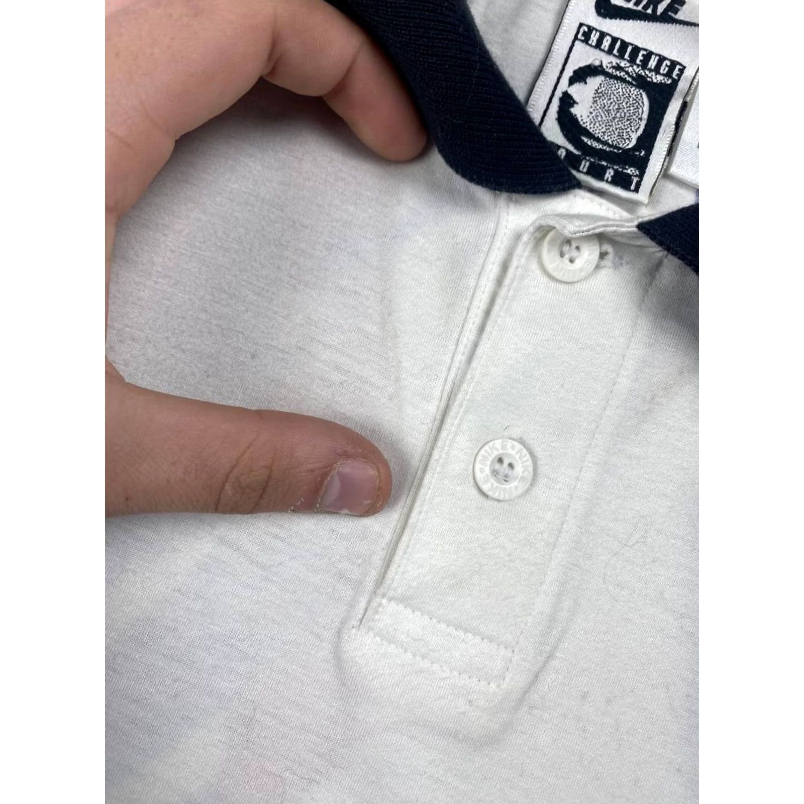 Nike VINTAGE Nike Challenge Court Polo Shirt Men XL White 90s Tennis Polo Nike Dri-FIT Mens Size US XL / EU 56 / 4 - 7 Thumbnail