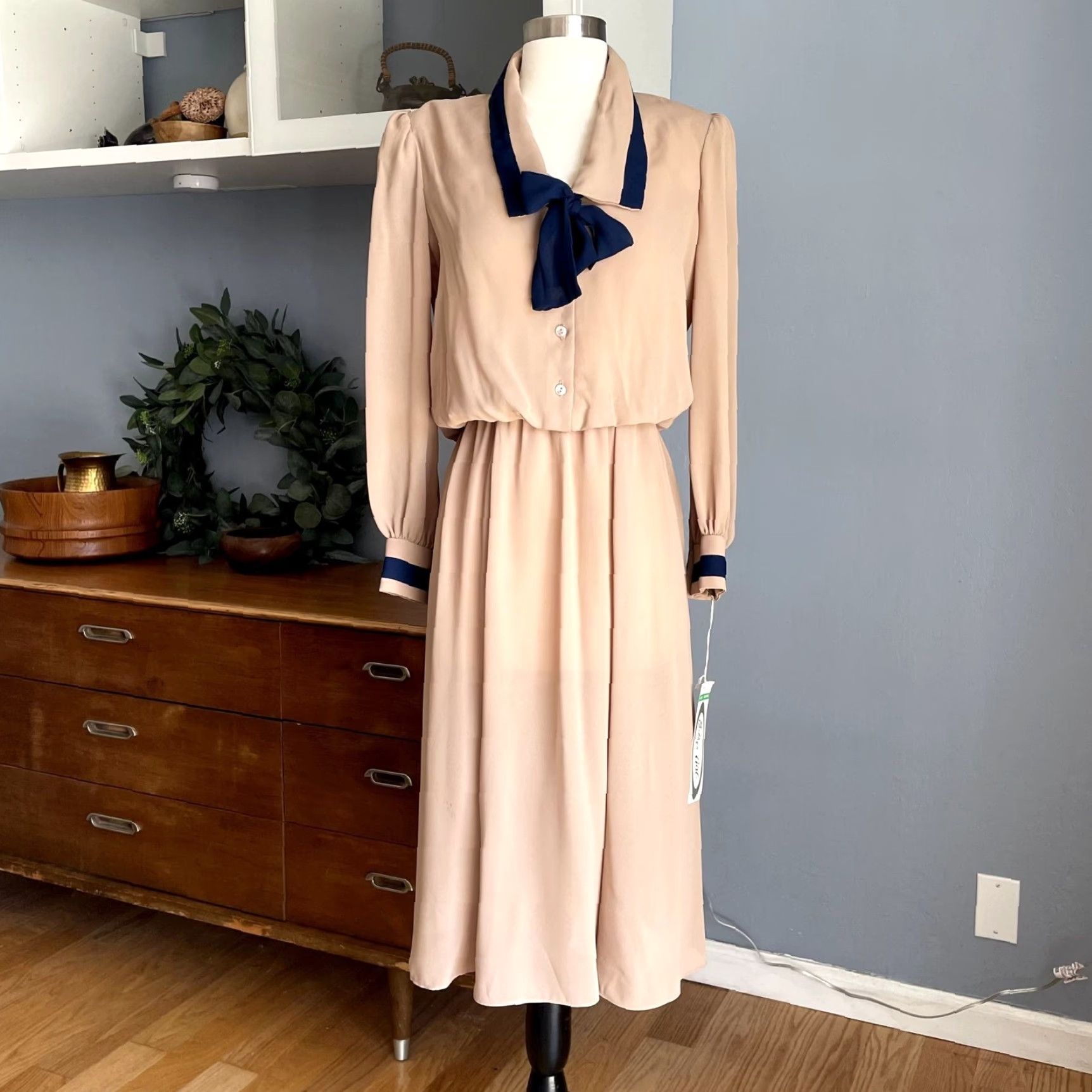 Vintage VINTAGE Bobby's Girl Chiffon Midi Dress Office Wear/Work Beige S/M 70s Secretary/Geek Size S / US 4 / IT 40 - 2 Thumbnail