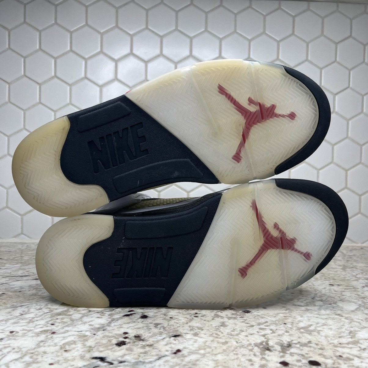 Jordan Brand Size 9.5 - Jordan 5 Retro Fire Red 2020 Clean W/Box Size US 9.5 / EU 42-43 - 14 Thumbnail
