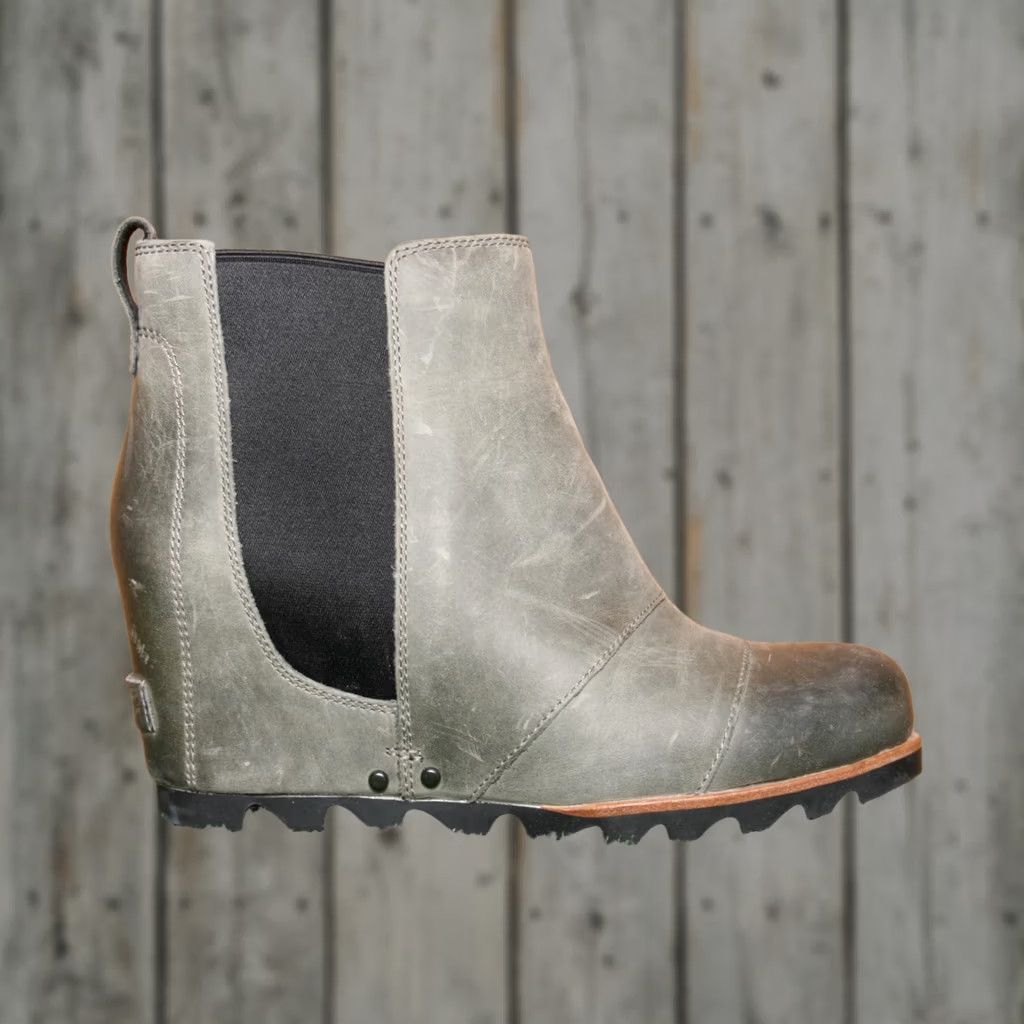 SOREL Sorel Lea Chelsea Booties Sz. 8 Leather Distressed Gray Wedge Ankle Boot Women Size US 6 / IT 36 - 1 Thumbnail