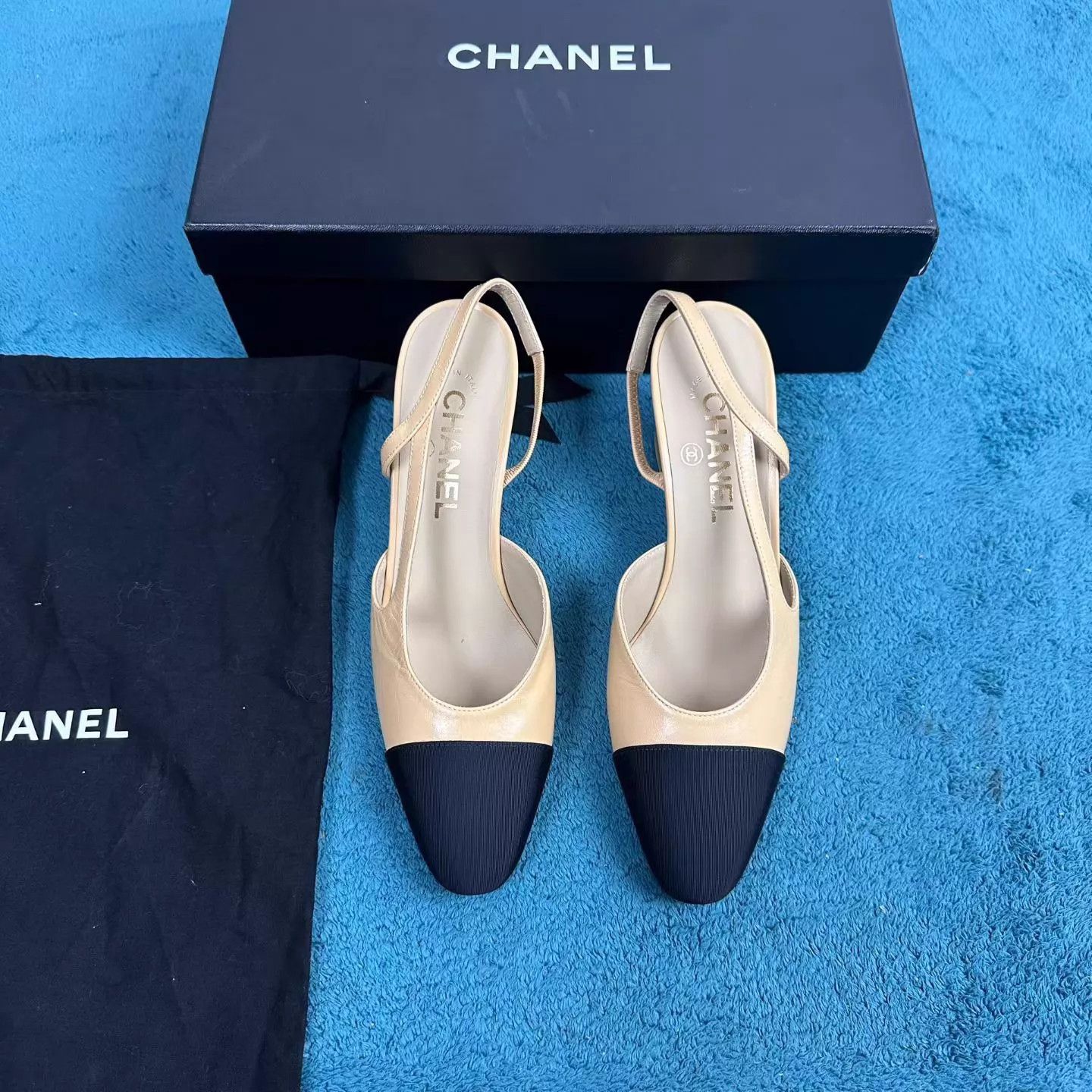 Chanel Chanel Beige Back Lace-up Block Heel Pumps 38 Size US 7.5 / IT 37.5 - 1 Thumbnail