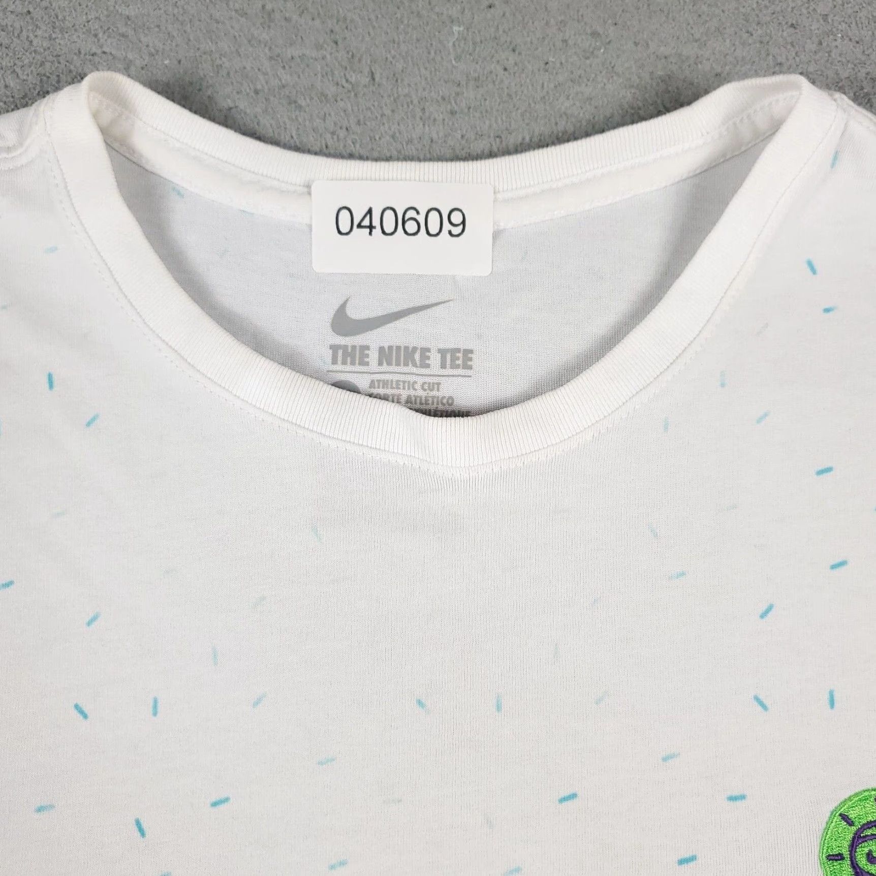 Nike Nike T-Shirt Mens Large White Swoosh Casual Short Sleeve Regular Fit Sports Size US L / EU 52-54 / 3 - 2 Thumbnail