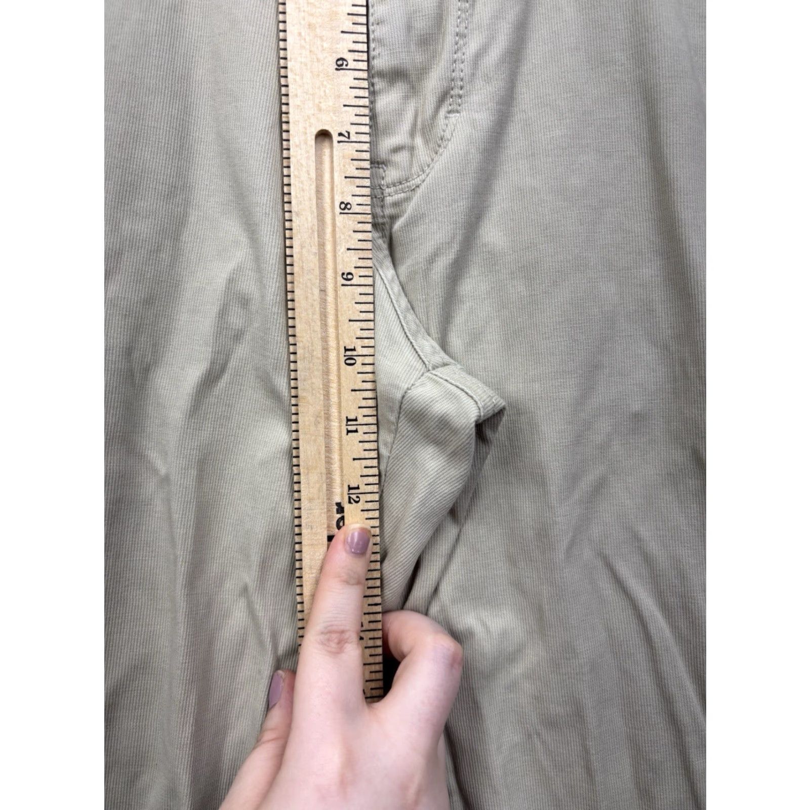 Tommy Bahama VINTAGE Tommy Bahama Pants Mens 35x32 Beige Khaki Santiago Beach Relaxed Casual T115575 Size US 35 - 5 Thumbnail