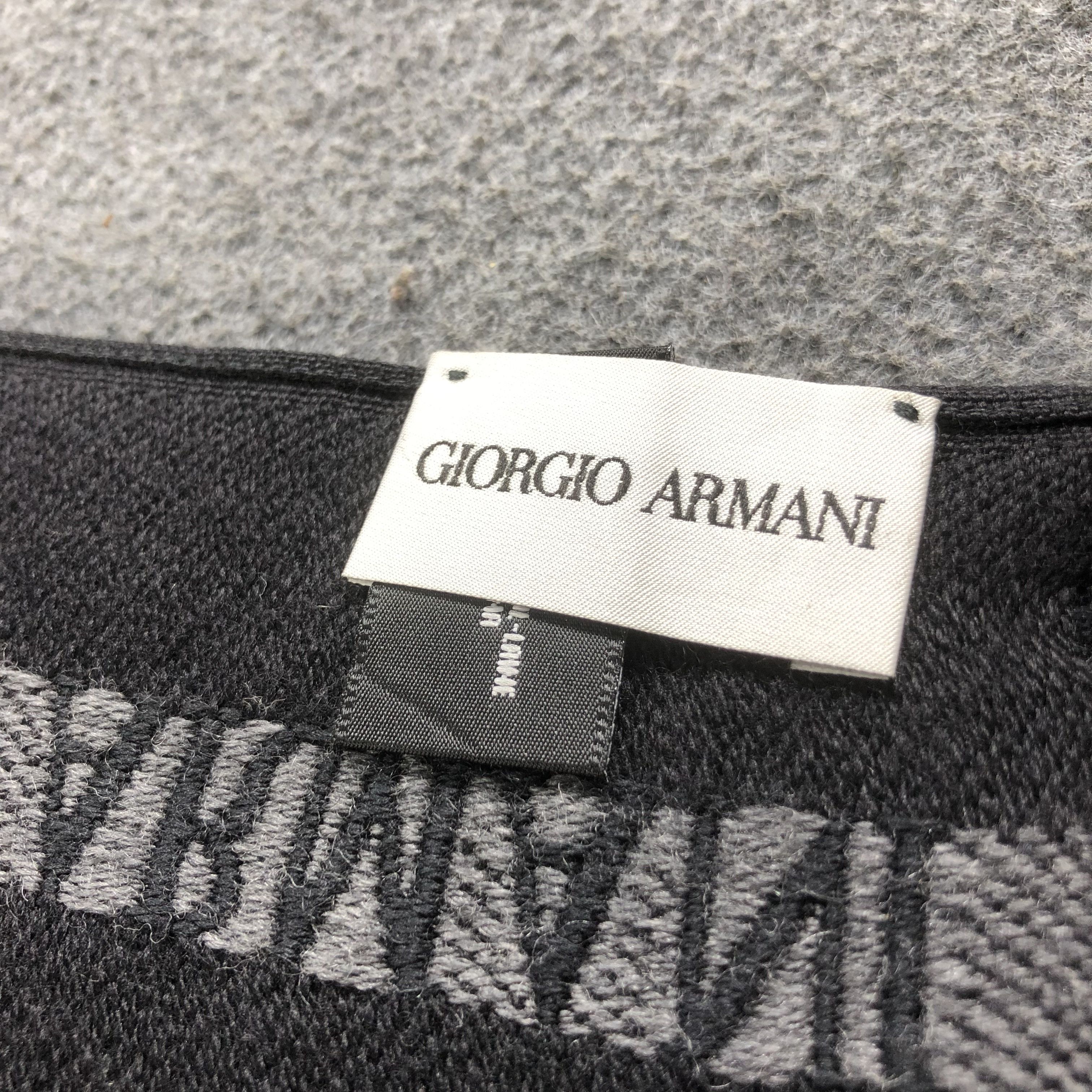 Giorgio Armani Giorgio Armani Black Wool Scarf Muffler V1190 Size ONE SIZE - 4 Thumbnail