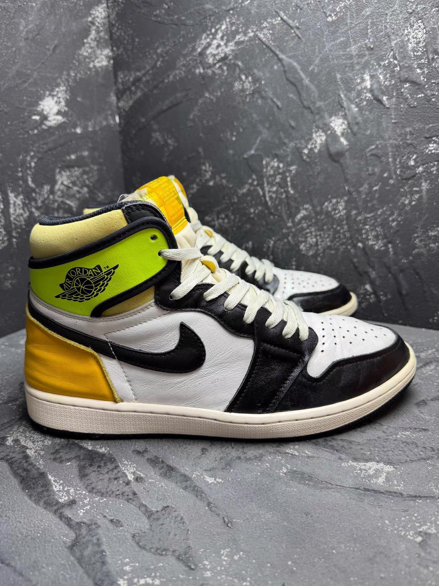 Nike Air Jordan 1 Yellow Orange Black Toe Q10 Size US 13 / EU 46 - 4 Thumbnail