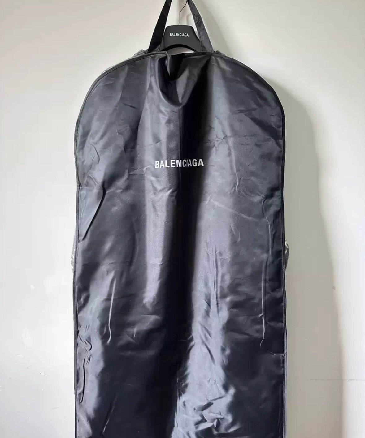 Balenciaga Balenciaga grey bullet screen logo sweater2412-Nextarrow Size US S / EU 44-46 / 1 - 8 Thumbnail