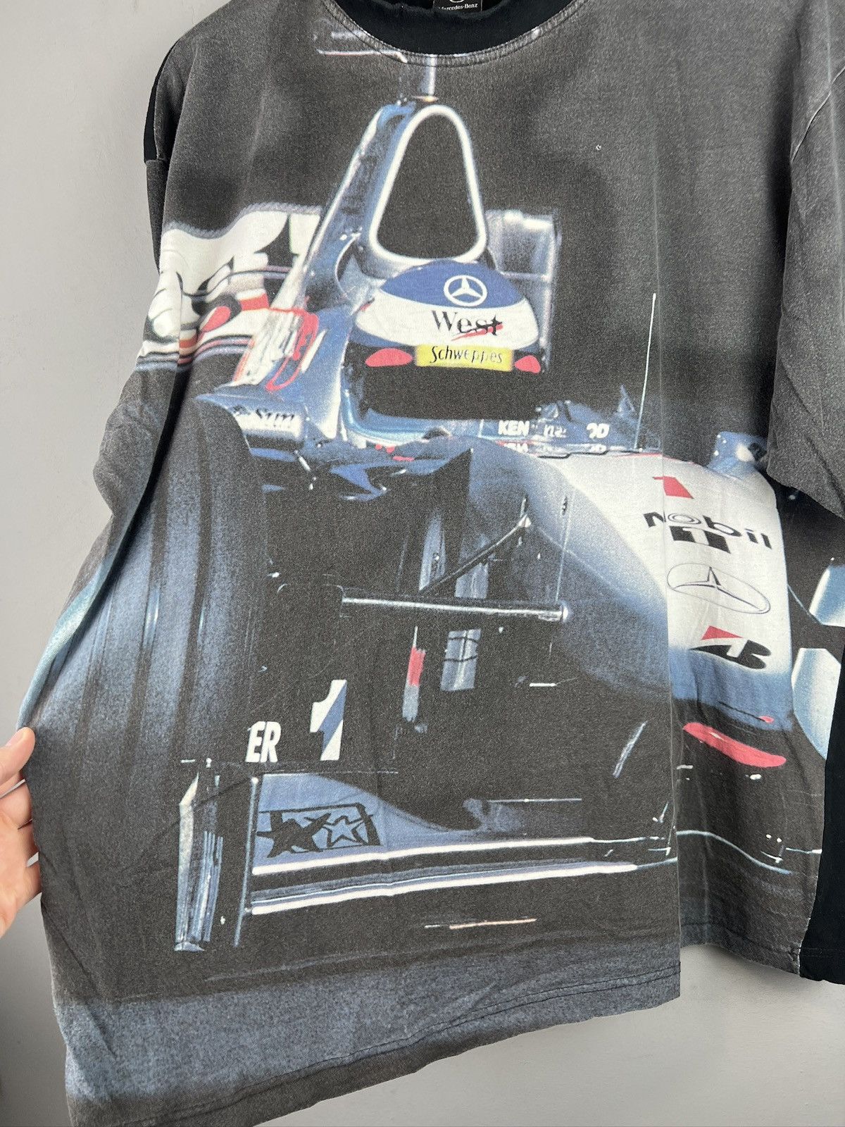 Mercedes-Benz 90s Vintage Mika Hakkinen Mercedes Benz F1 Racing T-Shirt Size US XL / EU 56 / 4 - 6 Thumbnail