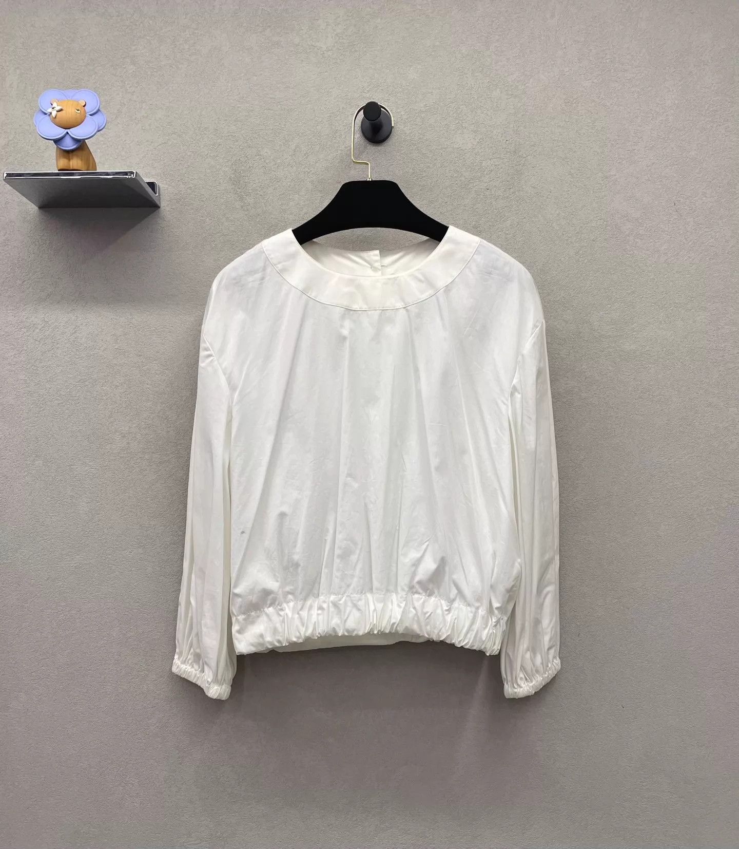 Chanel Chanel crewneck white longsleeve shirt 38 Korean elegant Size S / US 4 / IT 40 - 2 Thumbnail