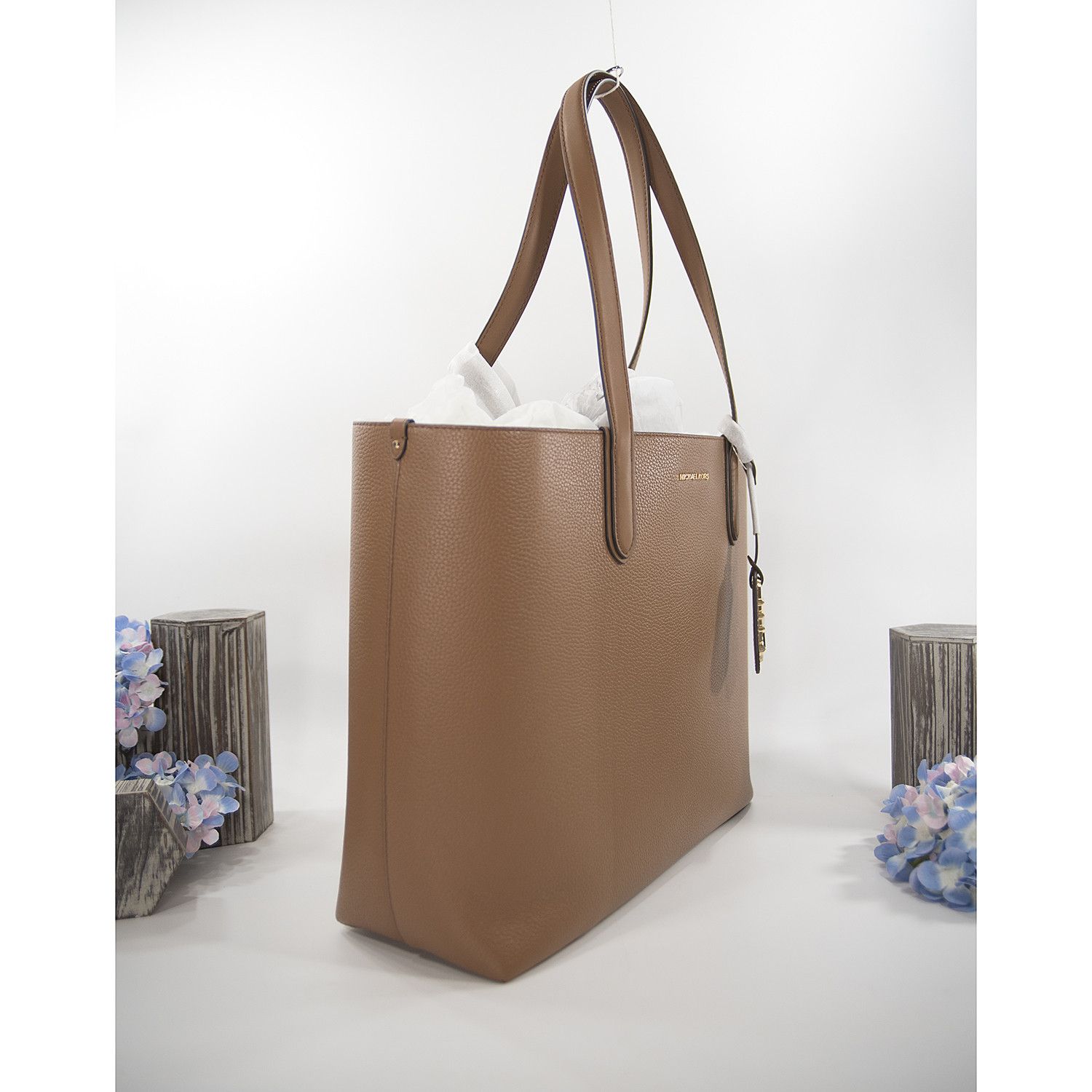 Michael Kors Michael Kors Luggage Leather Eliza XL Extra Large Reversible Size ONE SIZE - 3 Thumbnail