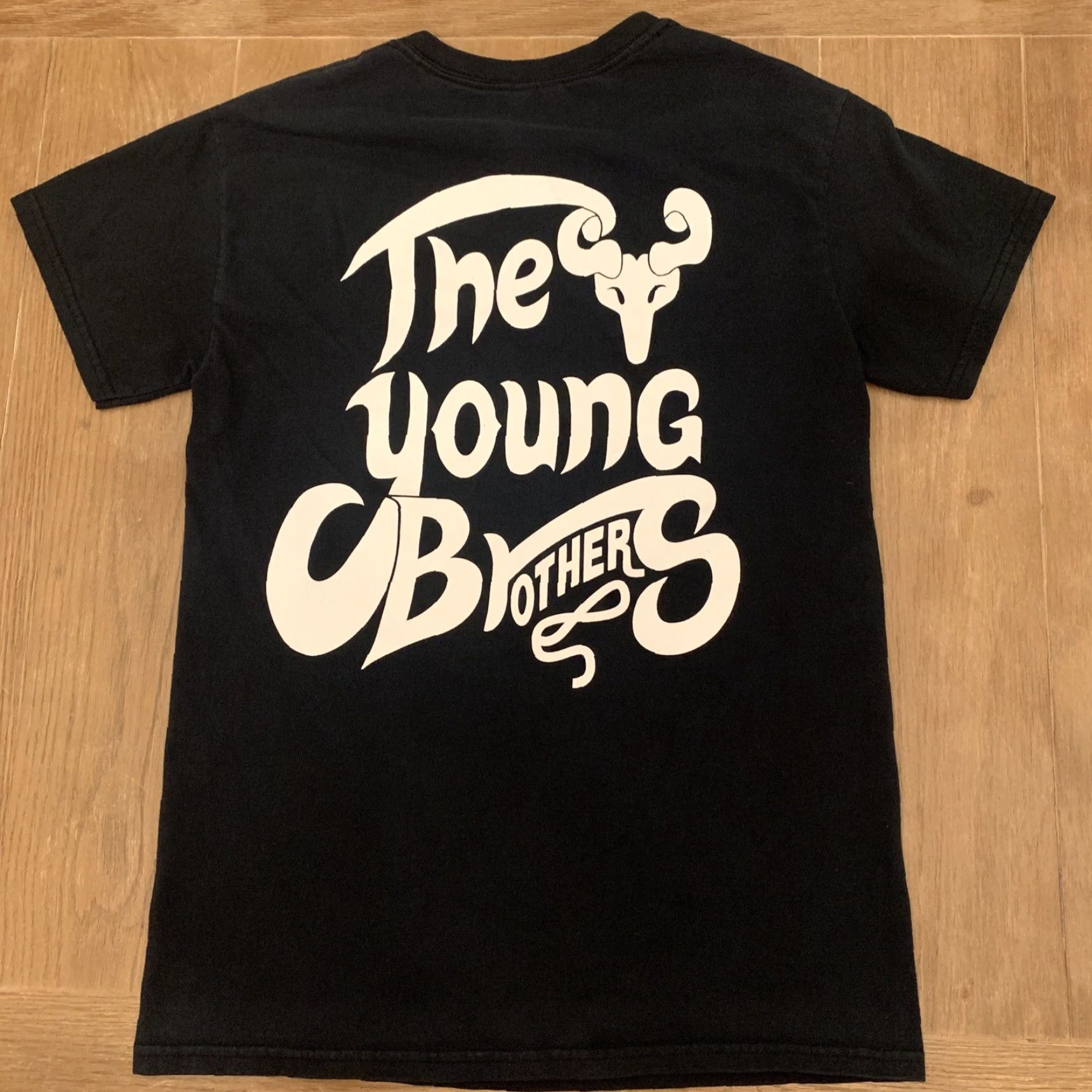 Vintage VINTAGE Rare The Young Brothers T-Shirt Size S Black Classic Rock Mens Size US S / EU 44-46 / 1 - 5 Thumbnail