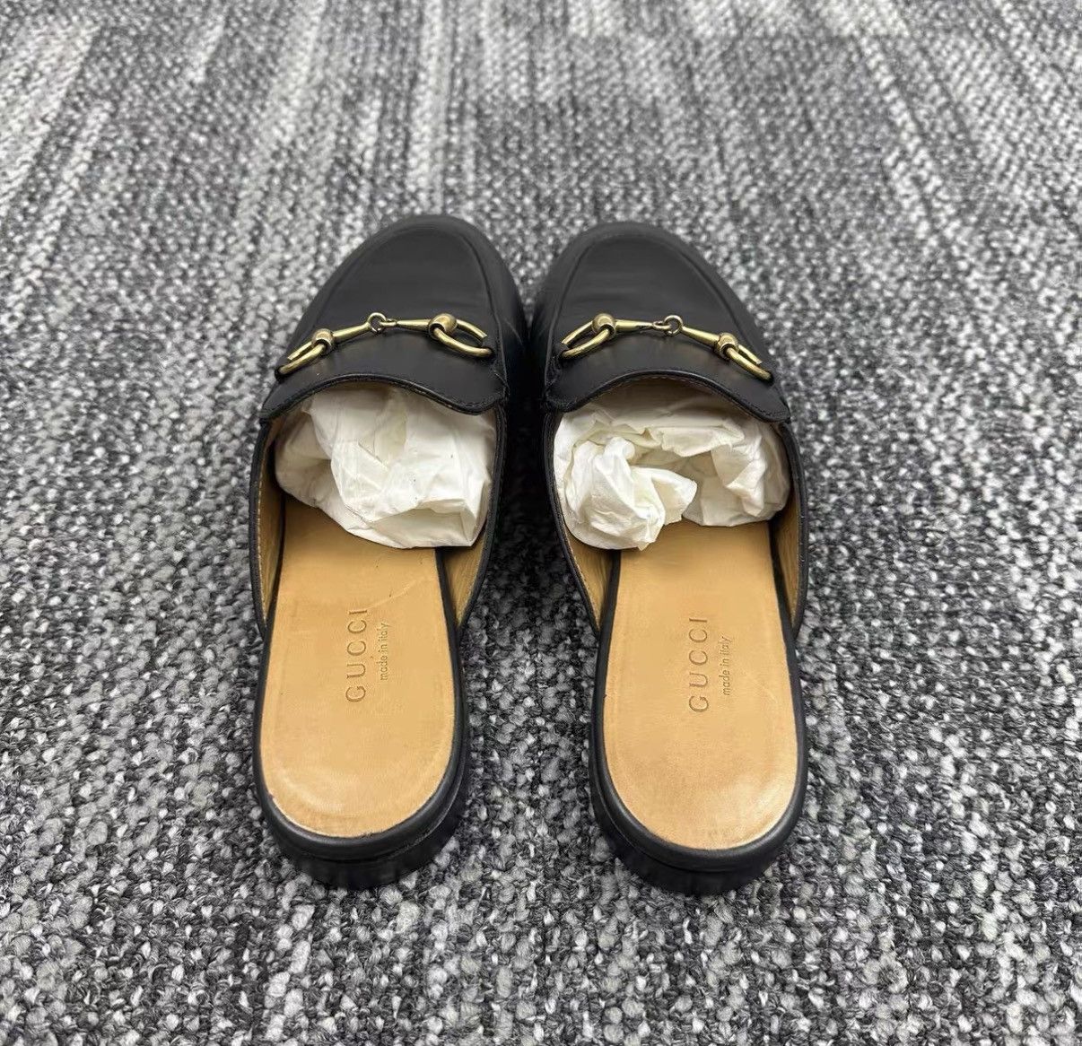 Gucci Gucci Logo Mule Slippers J42 Size US 5 / IT 35 - 3 Thumbnail
