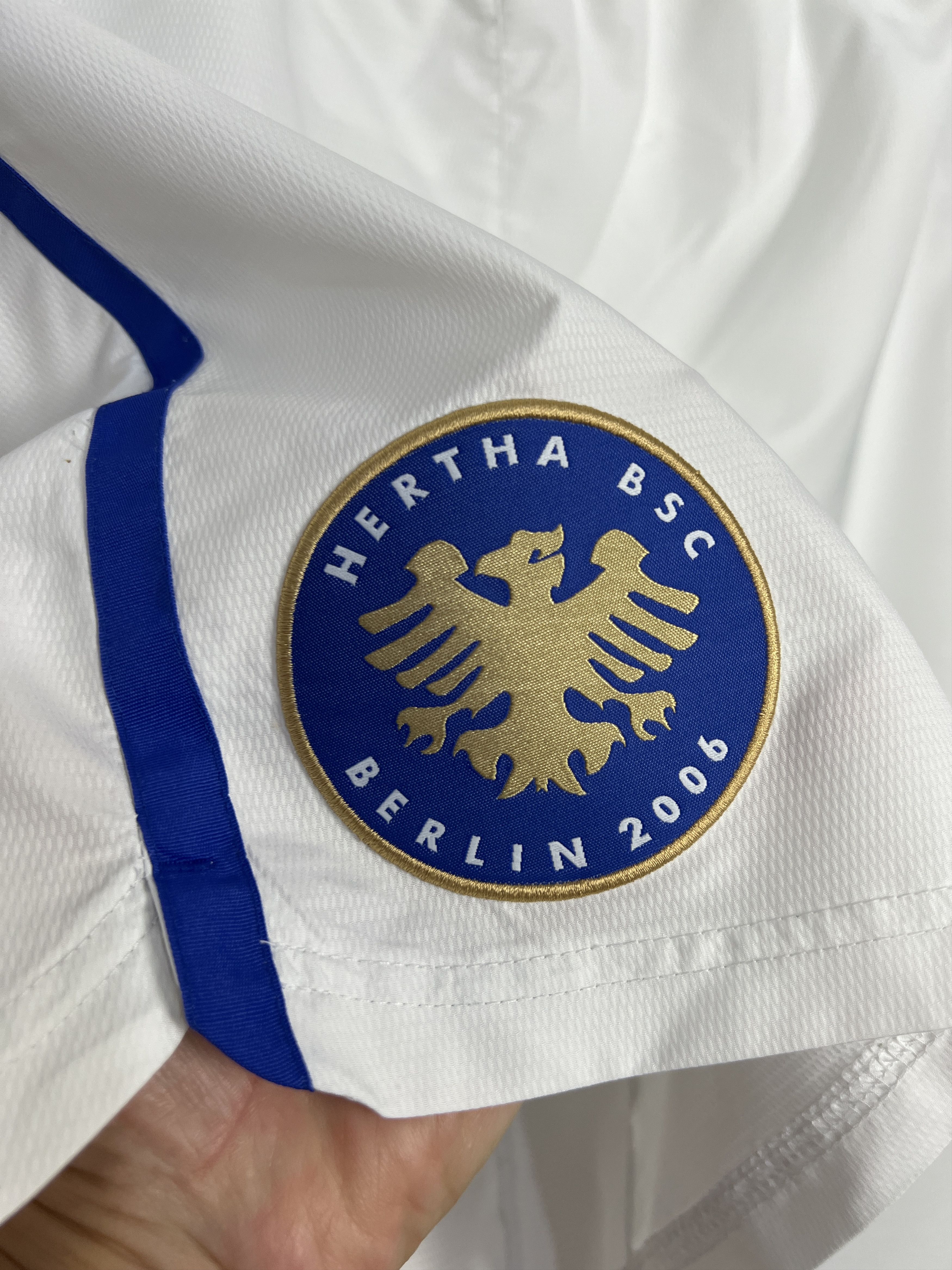 Nike Vintage Nike White Hertha BSC Berlin Football Shorts S Size US 30 / EU 46 - 2 Thumbnail