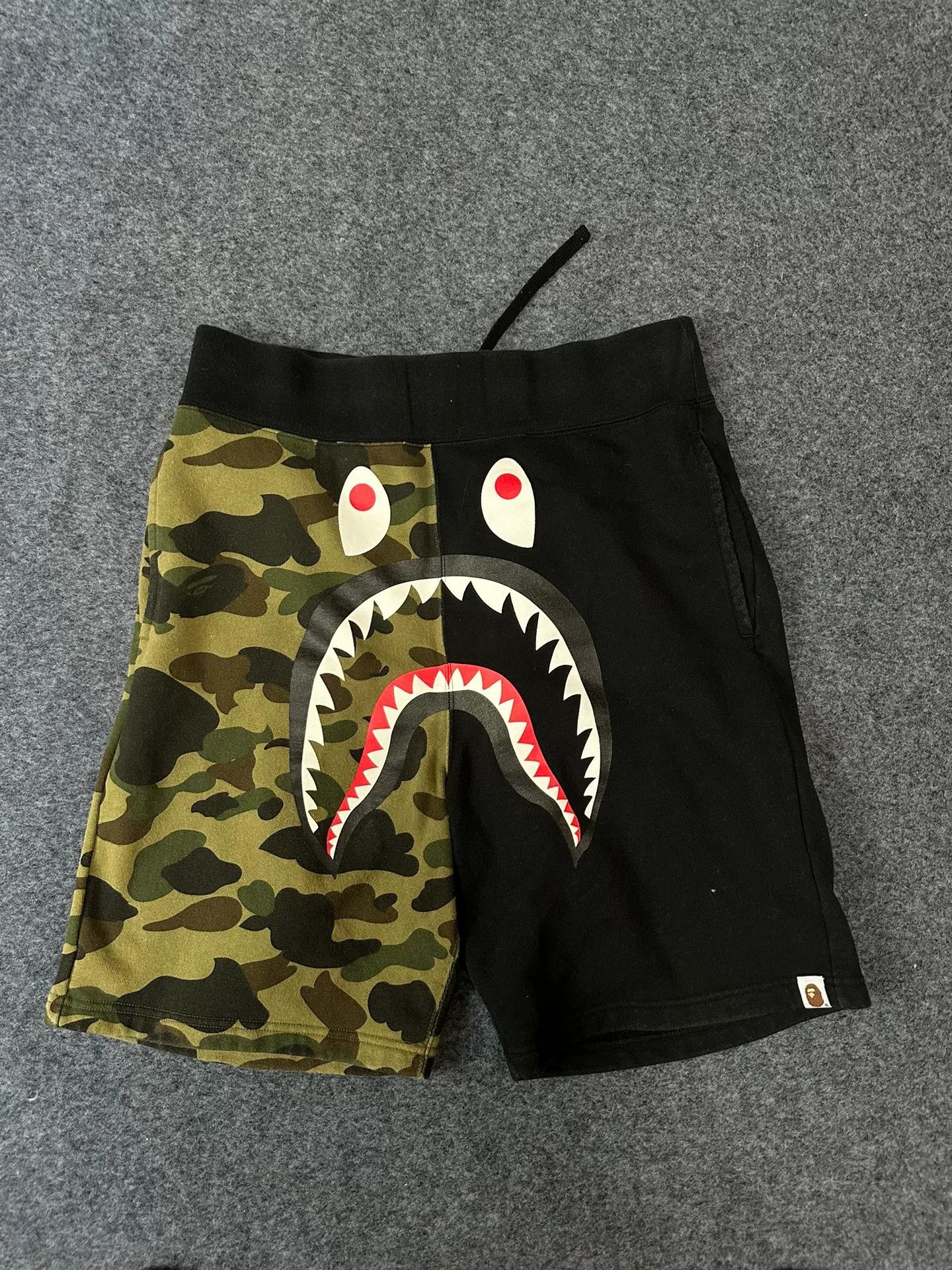 Bape Bape Multi Shark Shorts Designer Size US 34 / EU 50 - 1 Thumbnail