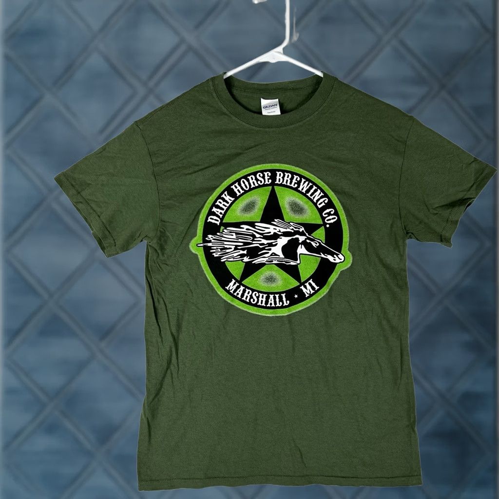 Gildan Dark Horse Brewing Company T-Shirt Mens Small Michigan IPA Craft Beer Logo Tee Size US S / EU 44-46 / 1 - 1 Thumbnail