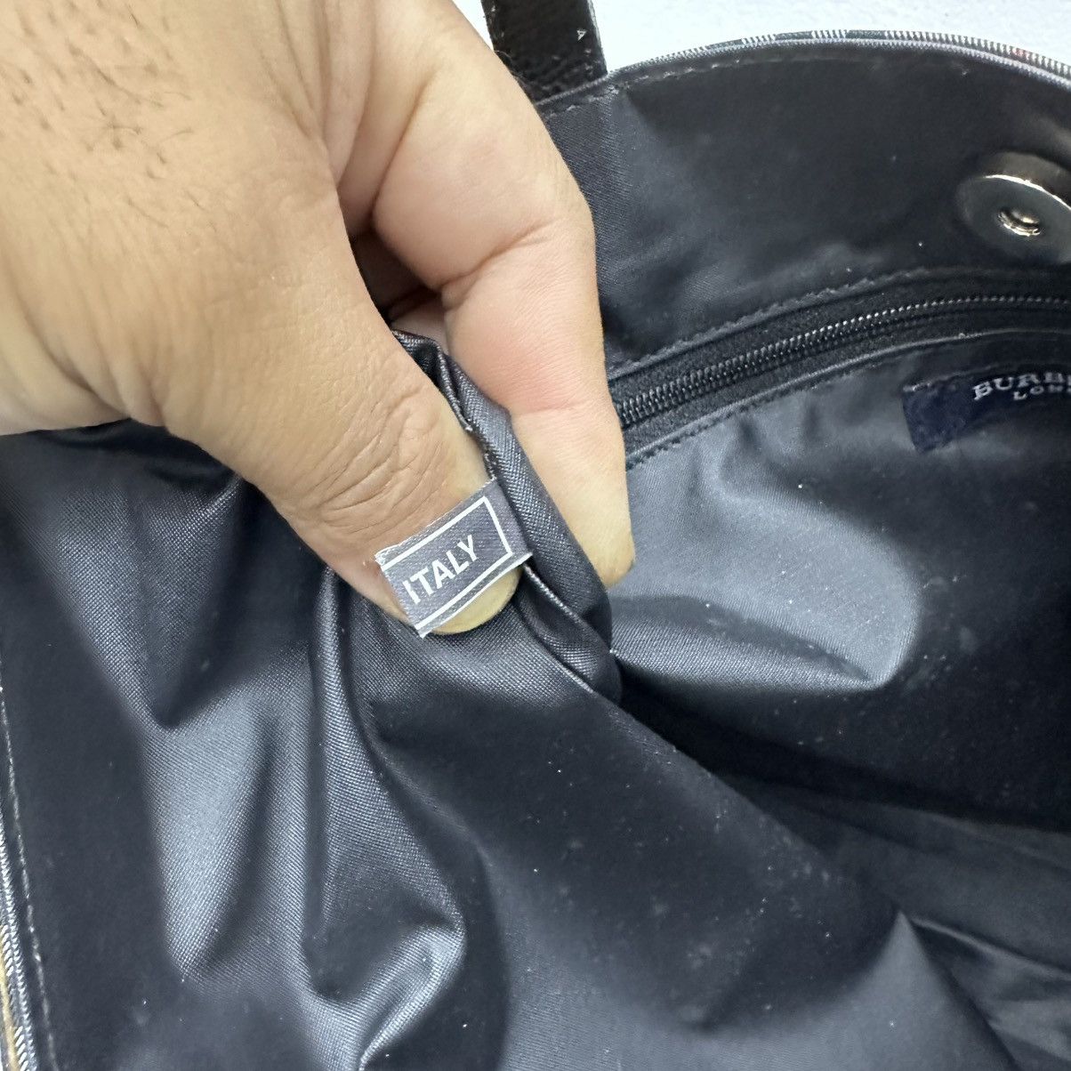 Burberry ‼️YES‼️ AUTHENTIC BURBERRY LONDON NOVA CHECK CARRY TOTE BAG Size ONE SIZE - 12 Thumbnail