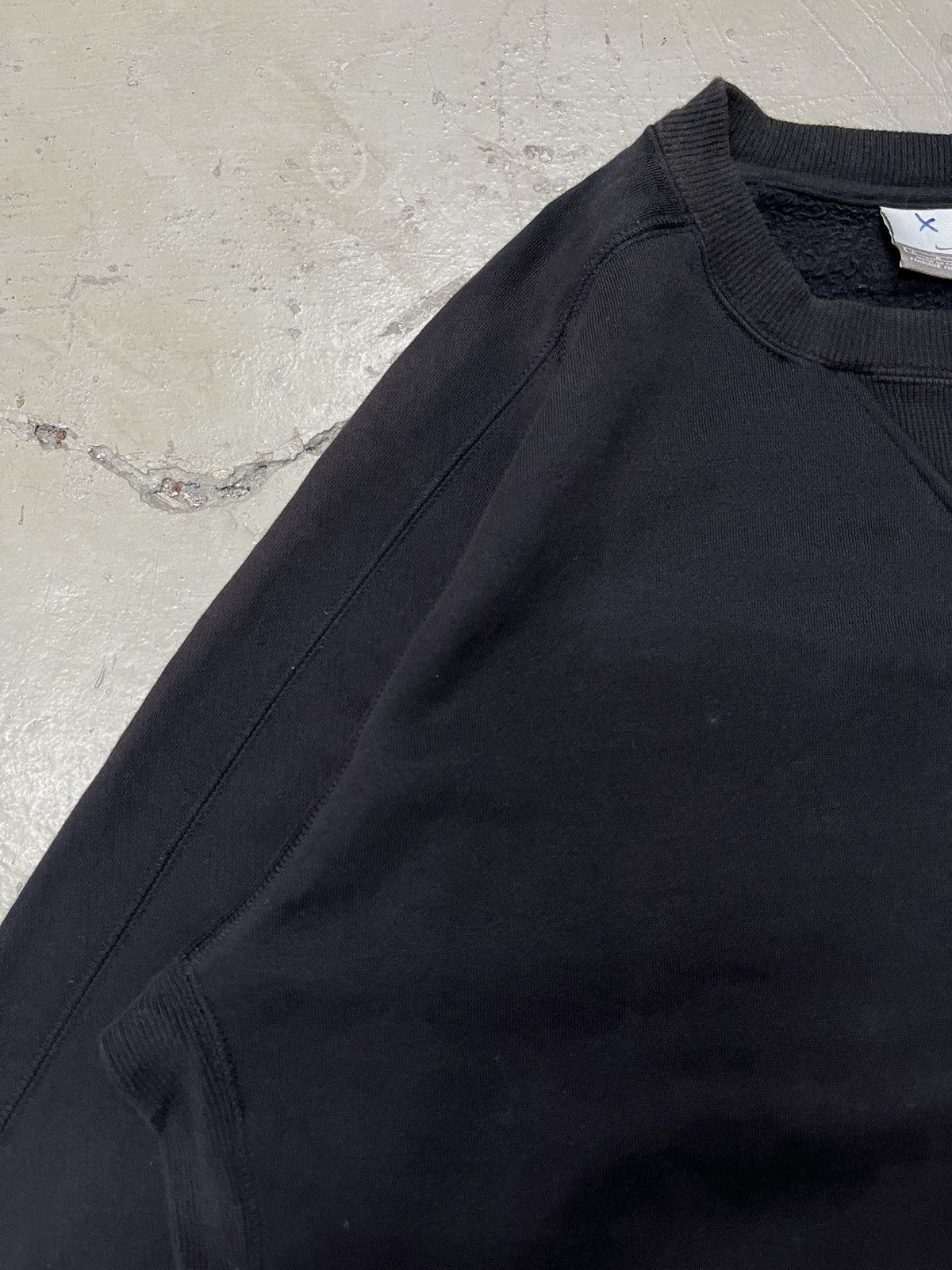 Nike × Vintage Vintage Nike Mini Swoosh Embroidery Logo Sweatshirt Size US L / EU 52-54 / 3 - 3 Thumbnail