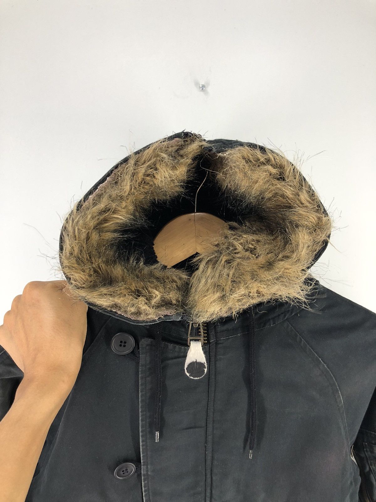 Avirex Vintage Avirex Extreme Cold Weather Distressed Bomber Jacket Size US S / EU 44-46 / 1 - 9 Thumbnail