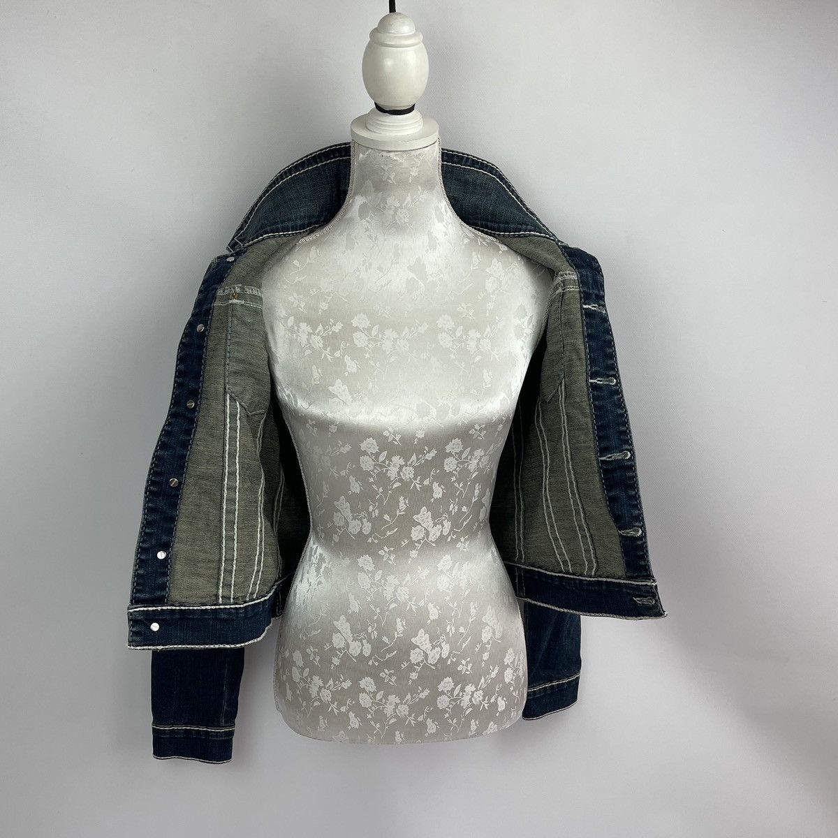 Swarovski × True Religion × Vintage True Religion Swarovski Denim Jacket Y2k Size M / US 6-8 / IT 42-44 - 7 Thumbnail