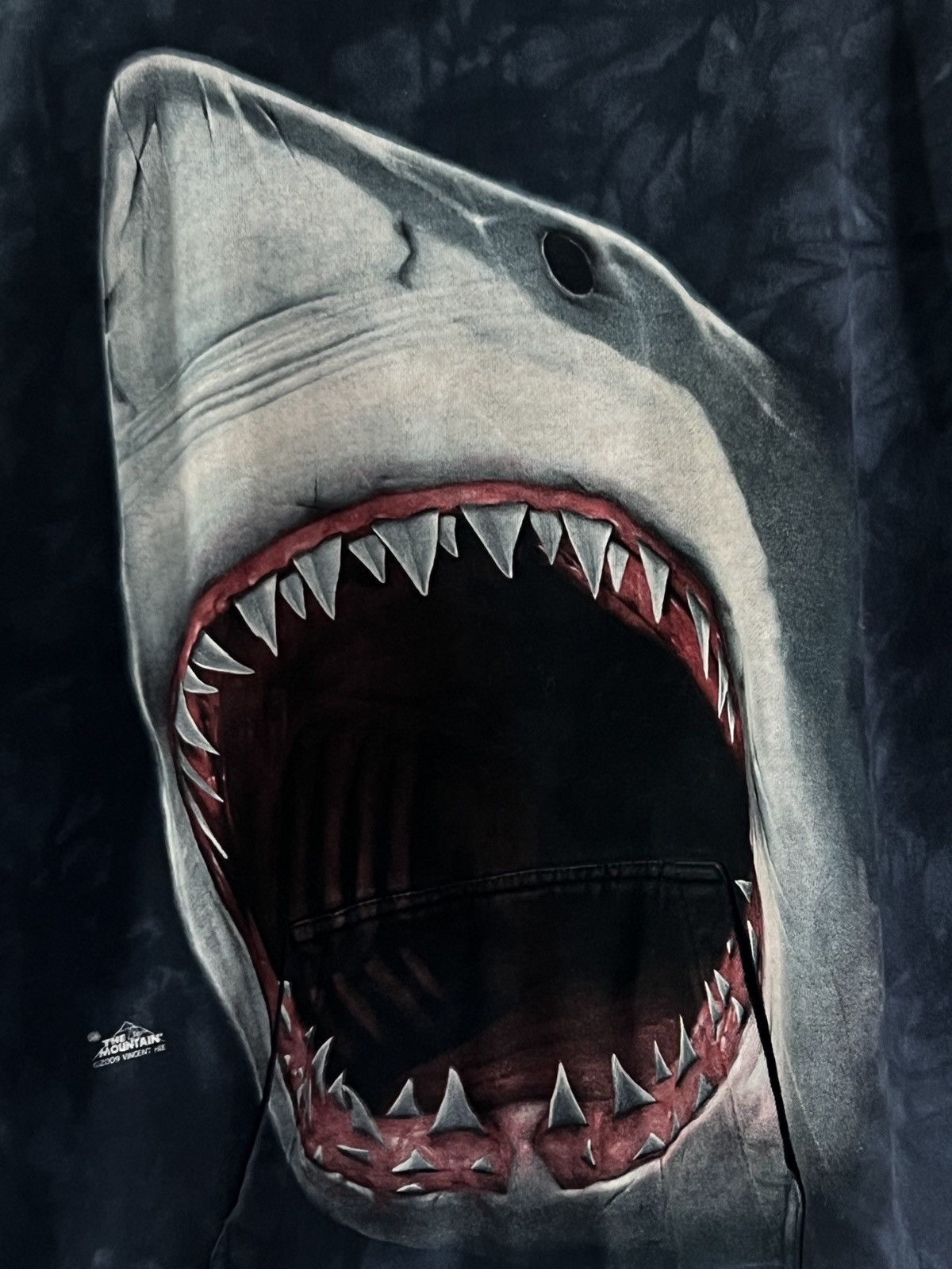The Mountain THE MOUNTAIN HOODIE 2009 GREAT WHITE SHARK RARE Size US XL / EU 56 / 4 - 6 Thumbnail