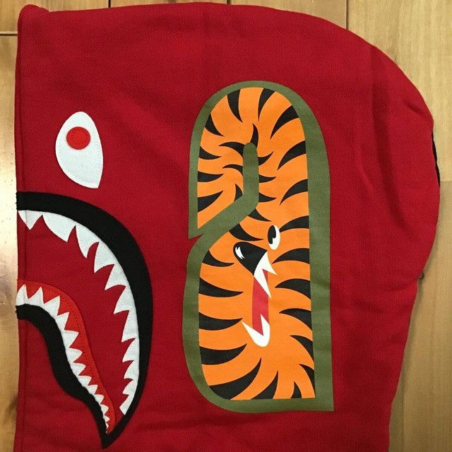 Bape BAPE Red 1st camo green shark full zip hoodie a bathing ape Size US M / EU 48-50 / 2 - 5 Thumbnail