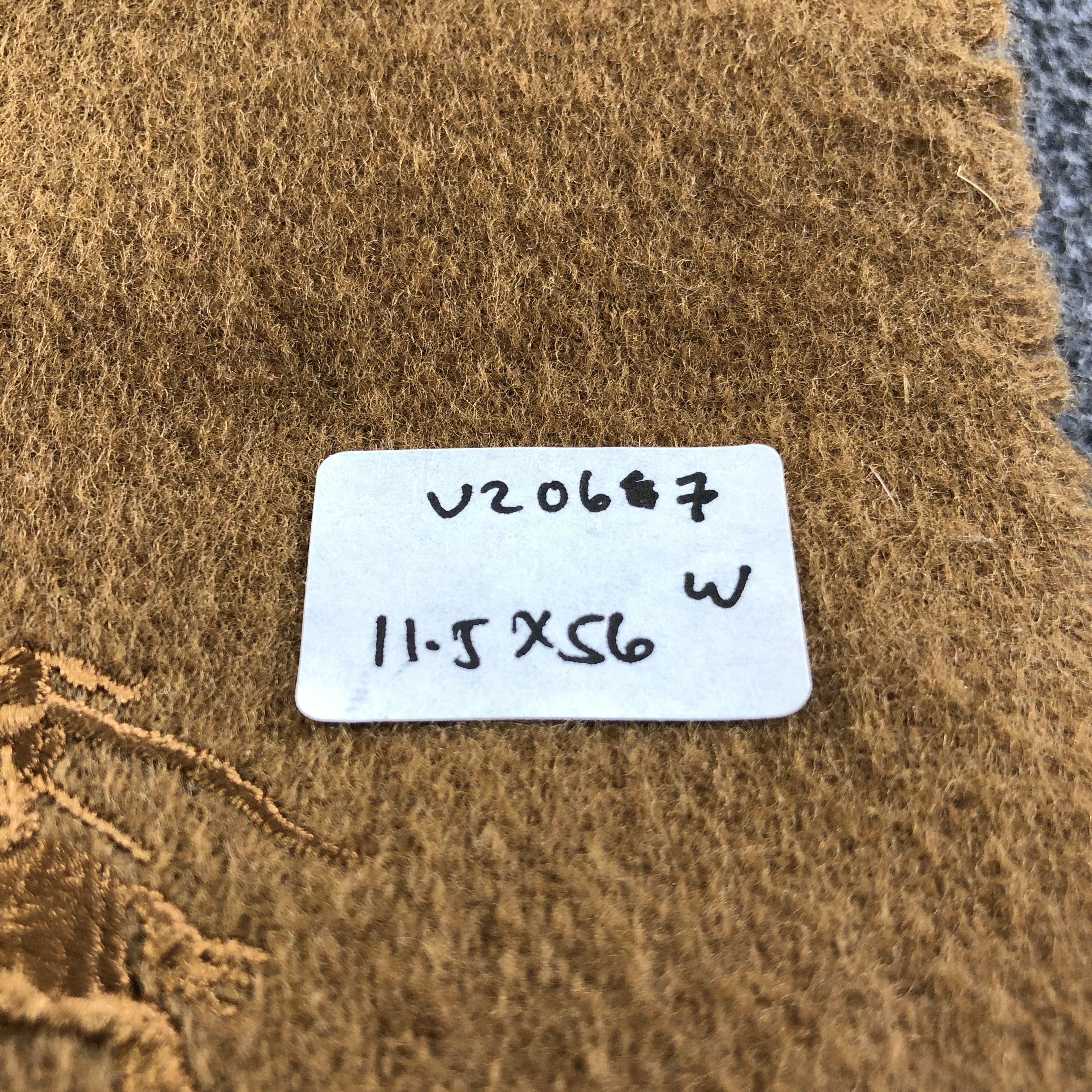 Burberry Burberrys Plain Wool Scarf Muffler Neckwear V2067 Size ONE SIZE - 9 Thumbnail