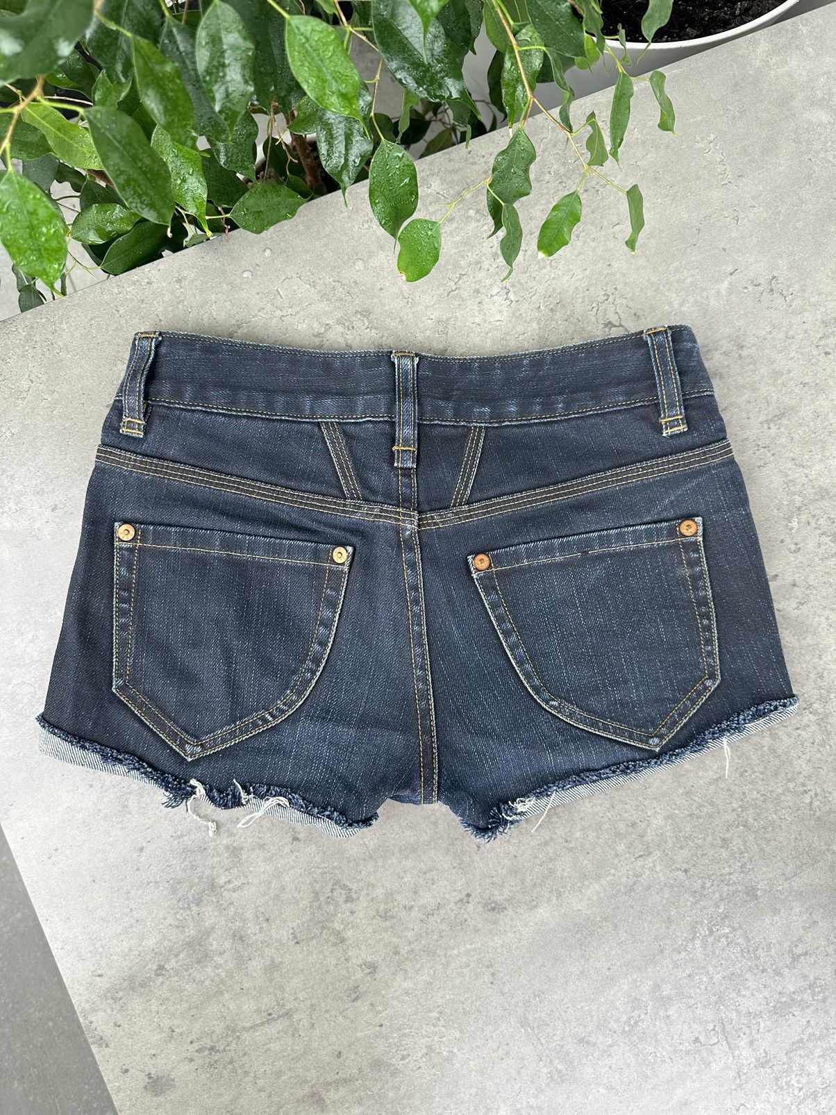 CLOSED Closed Marithe Francois Gibraud Denim Shorts Size 26" / US 2 / IT 38 - 7 Thumbnail