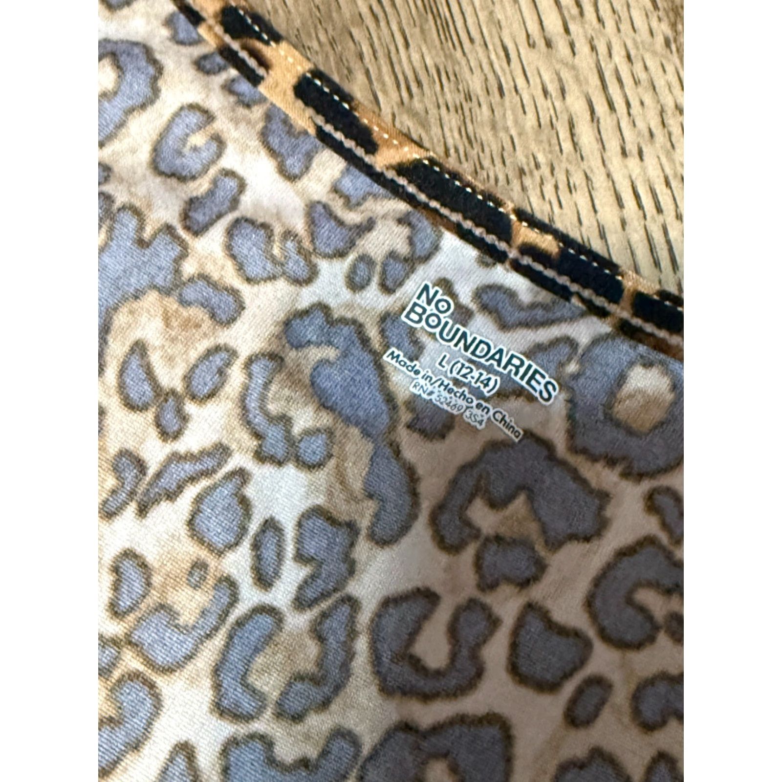 Vintage No Boundaries Dress Black Cheetah Print Short Sleeve V-Neck T-Shirt Dress Womens Large Size 36" / US 14 / IT 50 - 4 Thumbnail
