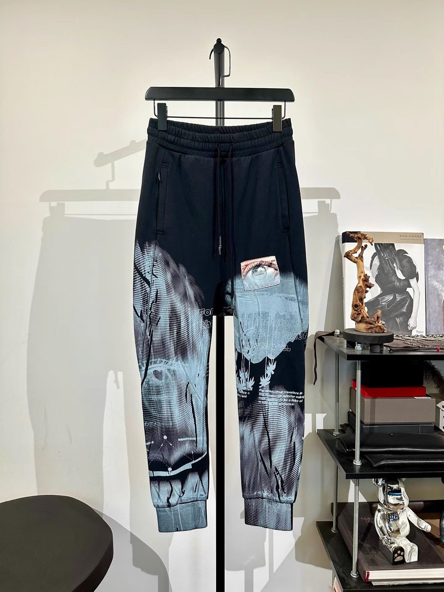 11 By Boris Bidjan Saberi 11by BBS P3C Print Elastic Cuff Sweatpants K35 Size US 27 - 2 Thumbnail