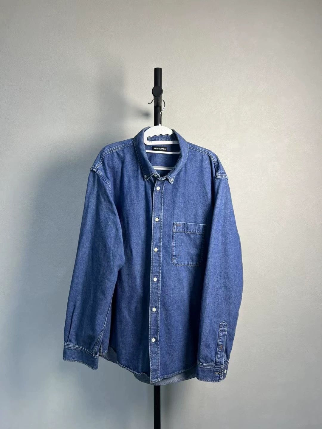 Balenciaga Balenciaga Back Logo Denim Jacket - dmc Size US M / EU 48-50 / 2 - 1 Thumbnail