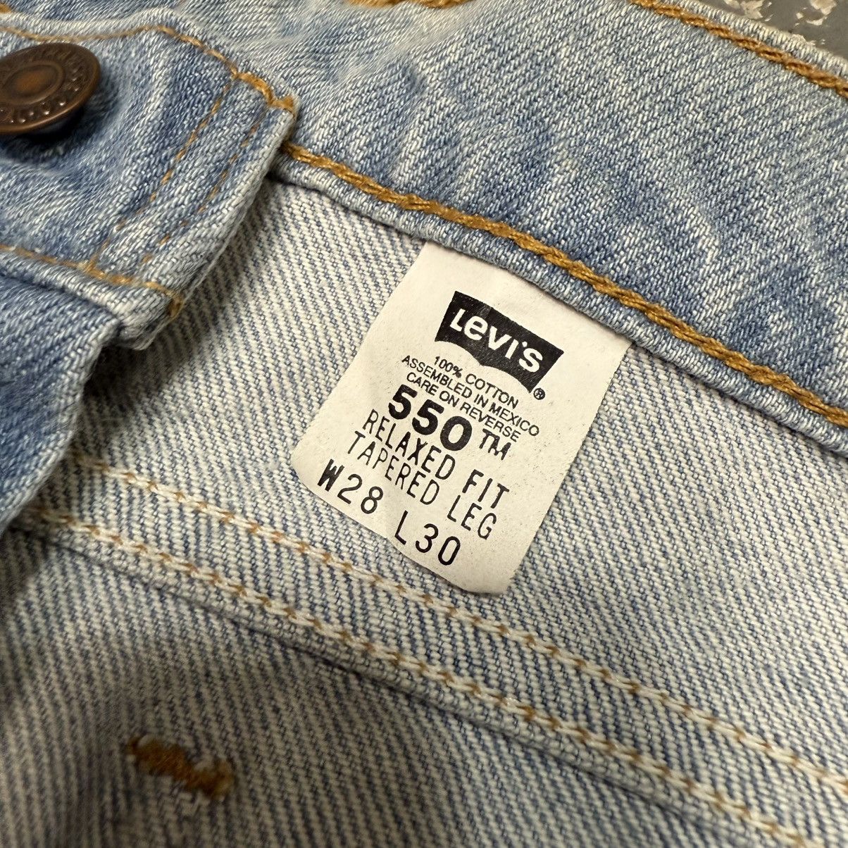 Levi's Vintage Levi’s 550 Light Wash Blue Denim Jeans USA NWOT Size US 27 - 9 Thumbnail