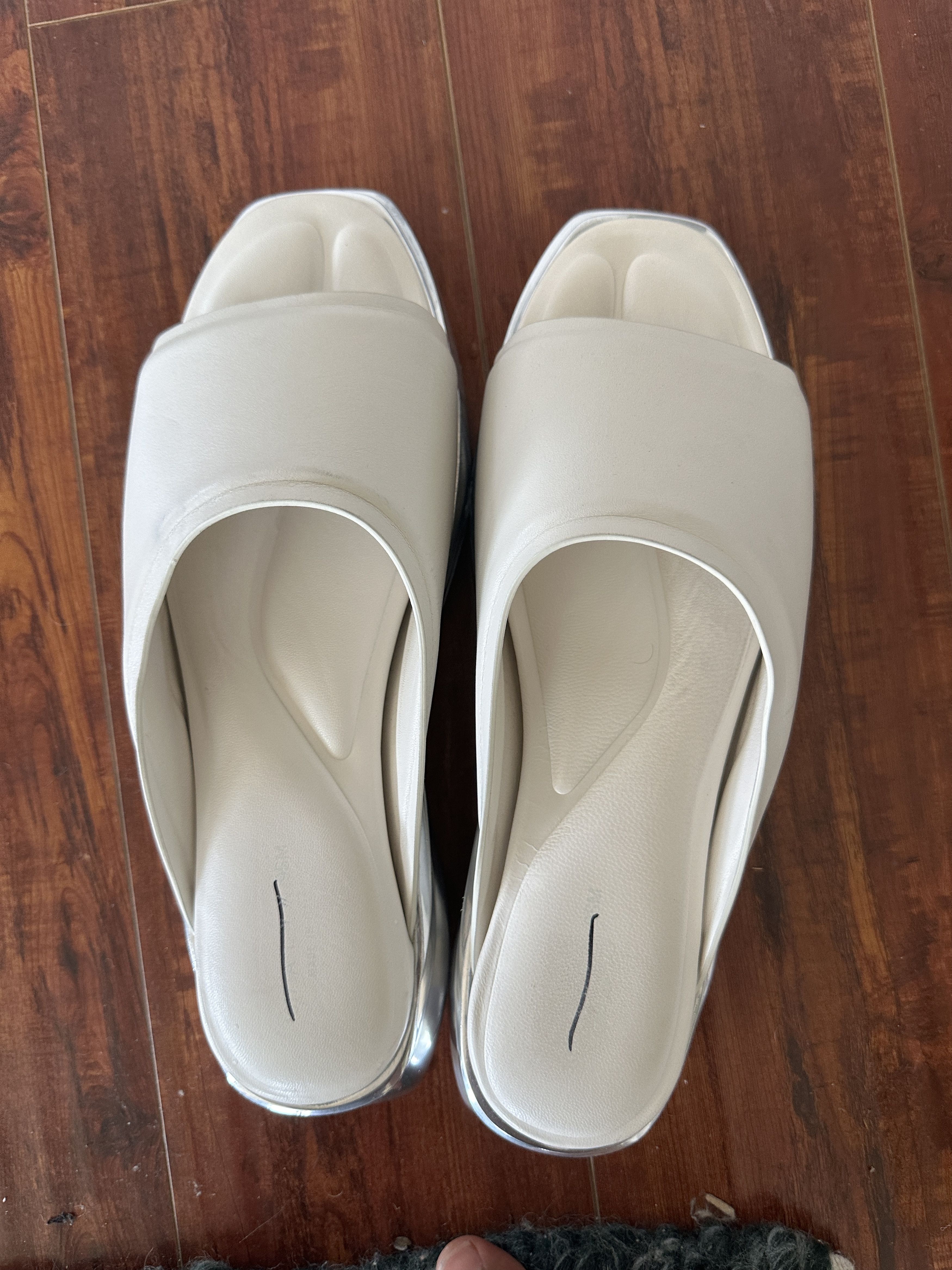 1017 ALYX 9SM 1017 ALYX 9SM Logo Slip-On Slides Silver Cream Men’s EU 44/U Size US 11 / EU 44 - 5 Thumbnail