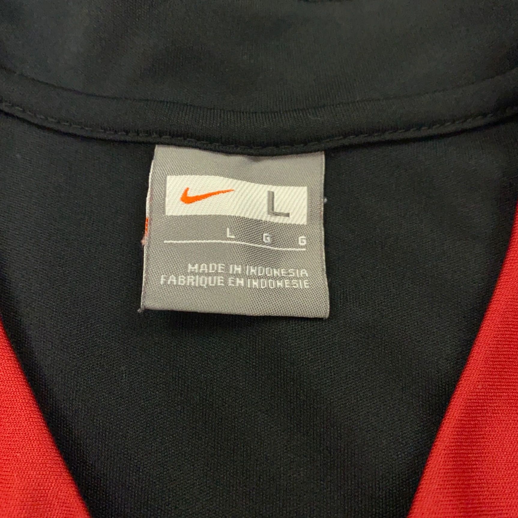 Nike VINTAGE Nike Soccer Shirt Mens L Black T-Shirt Embroidered Swoosh Logo Y2K 90s Size US L / EU 52-54 / 3 - 4 Thumbnail