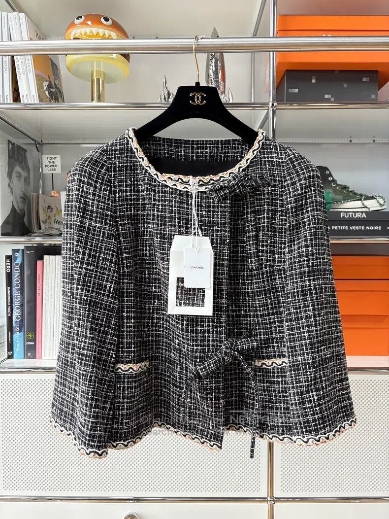 Chanel Chanel 25C dark gray mixed-colour woven colour rolled-edge Size XS / US 0-2 / IT 36-38 - 1 Thumbnail