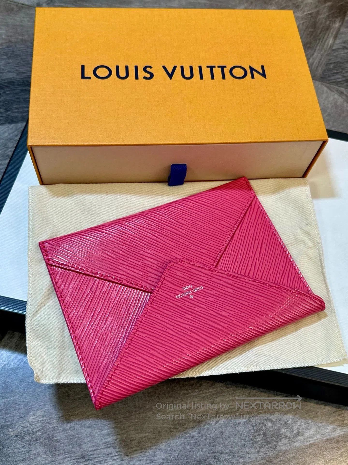 Louis Vuitton Louis Vuitton Pink Epi Envelope Pouch. Size ONE SIZE - 4 Thumbnail