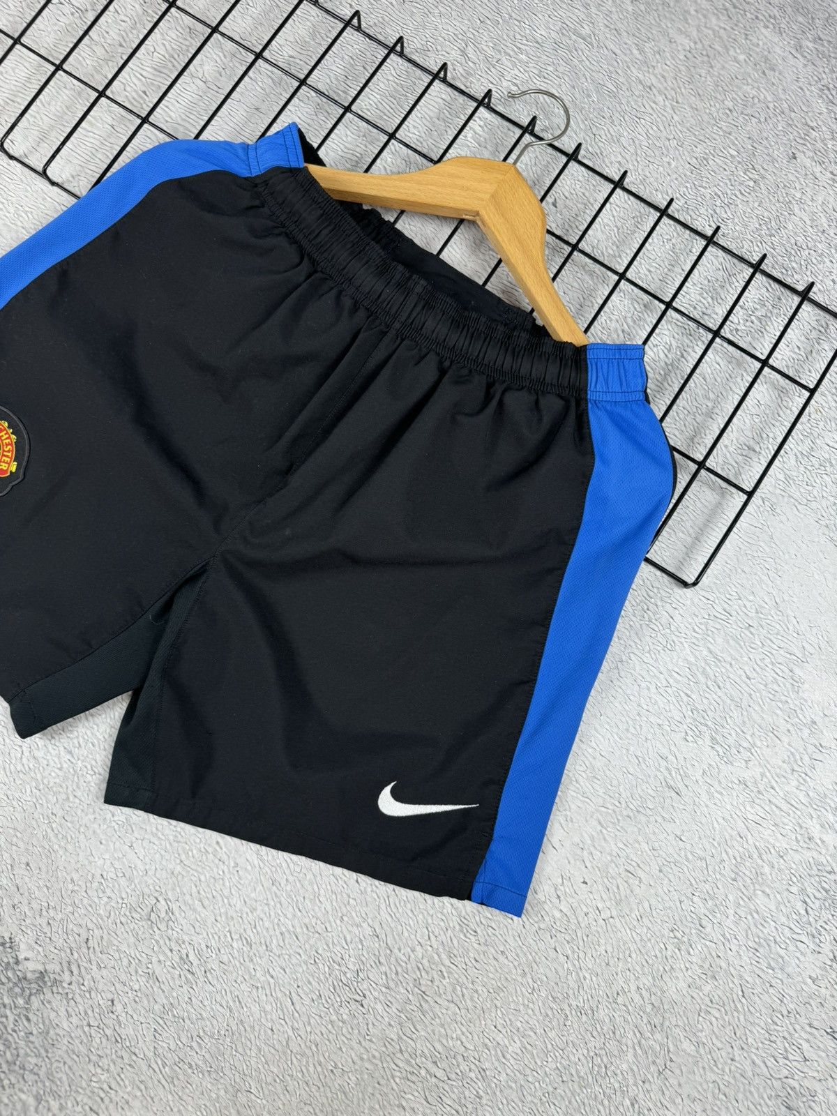 Nike × Vintage Vintage Manchester United Nike Drill Shorts y2k Blokcore S Size US 31 - 2 Thumbnail