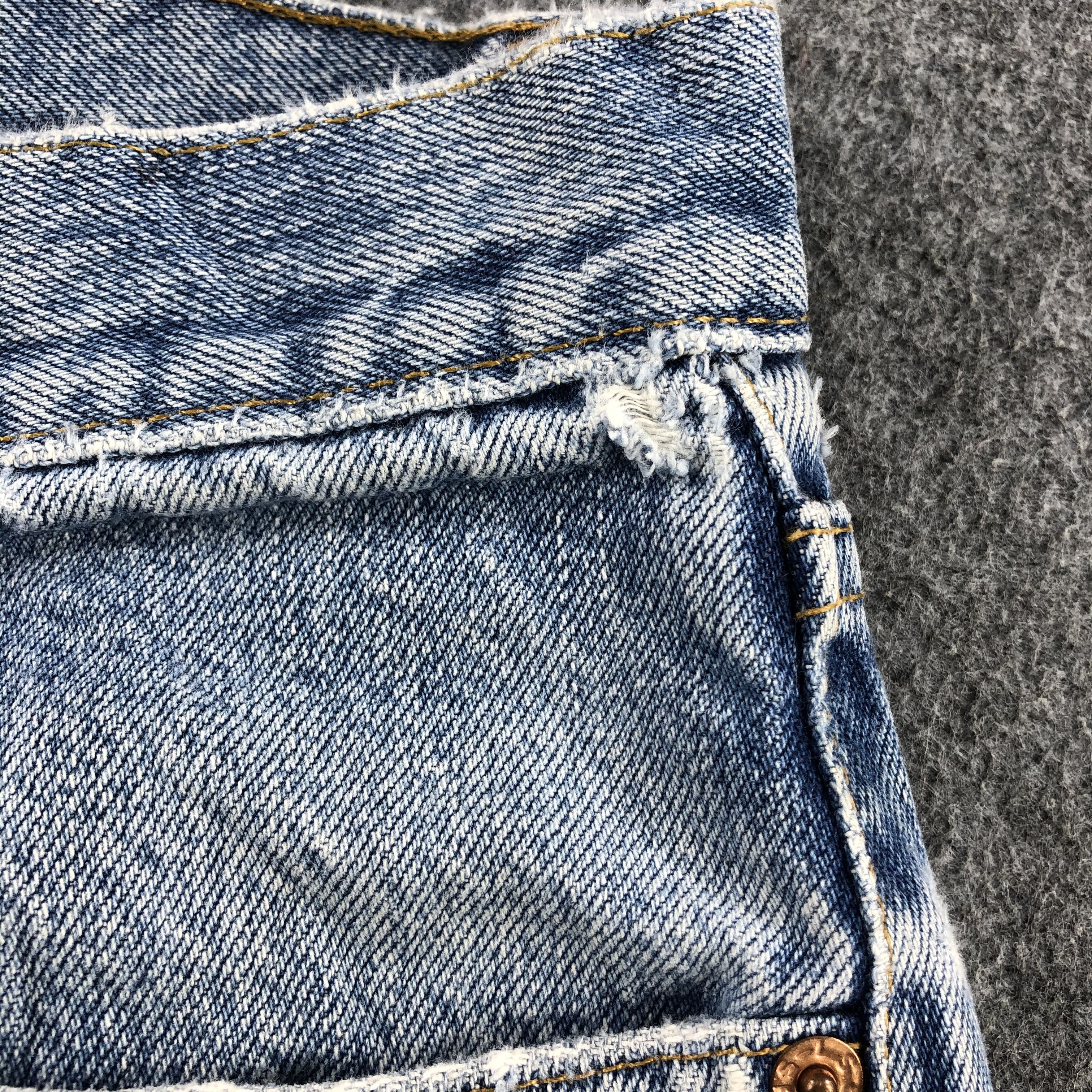 Levi's Vintage 90s Light Wash Levis 550 Jeans-J2221 Size US 31 - 14 Thumbnail