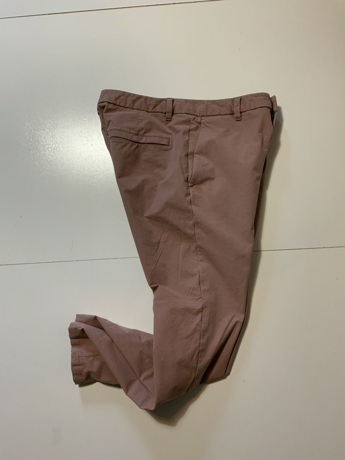 Lululemon $128 Lululemon Commission Mauve Earth Clay Dye Tapered Pants Size US 32 / EU 48 - 7 Thumbnail