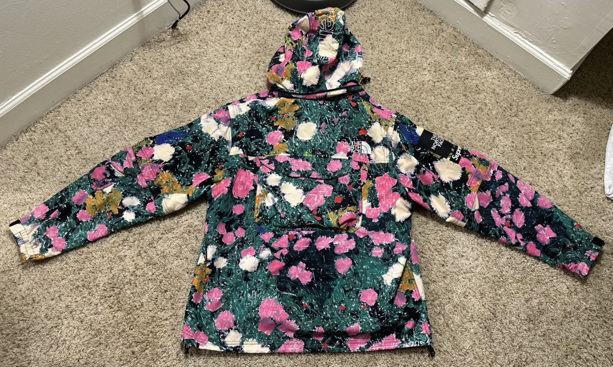 Supreme × The North Face SUPREMExTNF S/S 22 FLORAL SIZE MEDIUM Size US M / EU 48-50 / 2 - 19 Thumbnail
