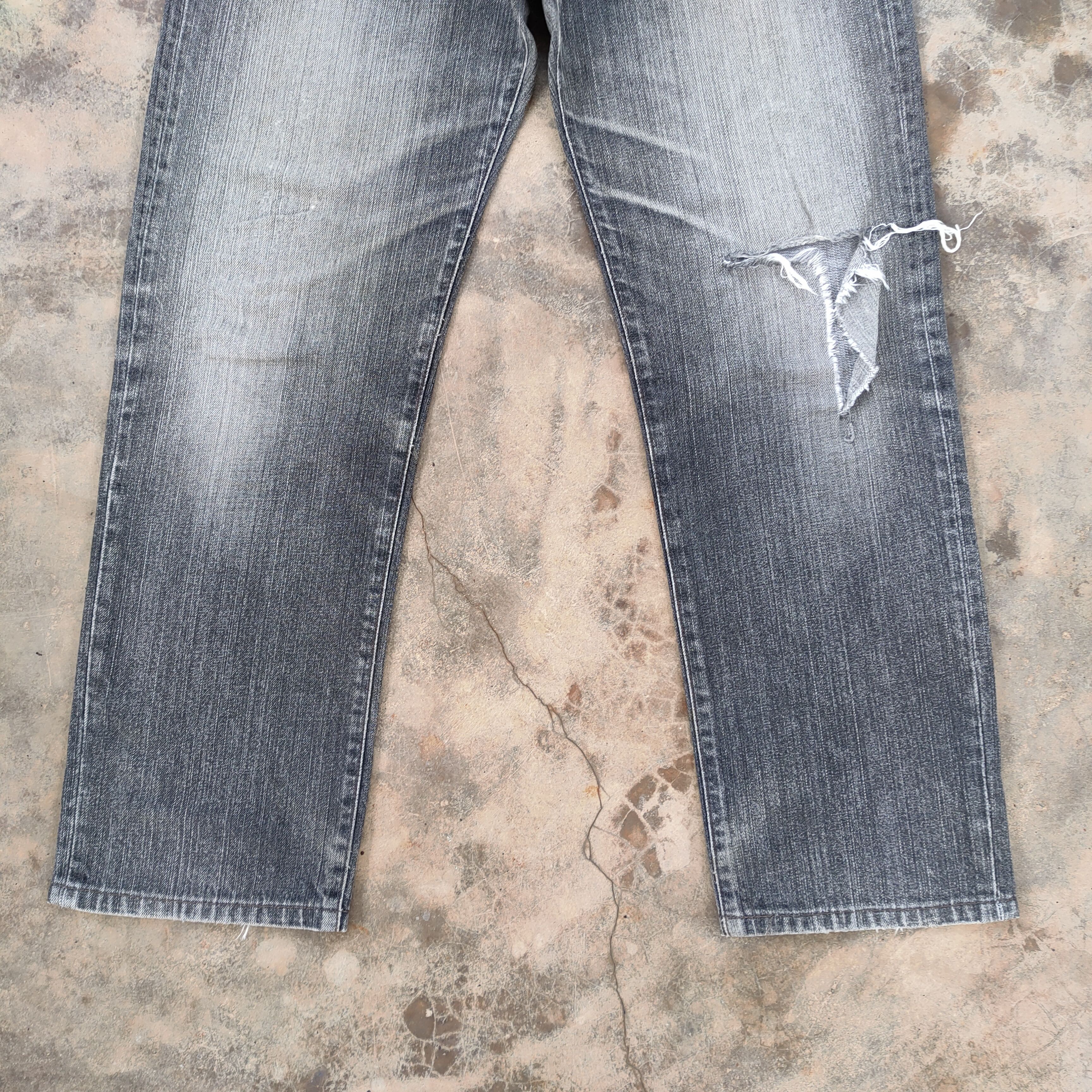 Japanese Brand VINTAGE JAPANESE FADED BLACK RIPPED JEANS DENIM PANTS Size US 34 / EU 50 - 4 Thumbnail