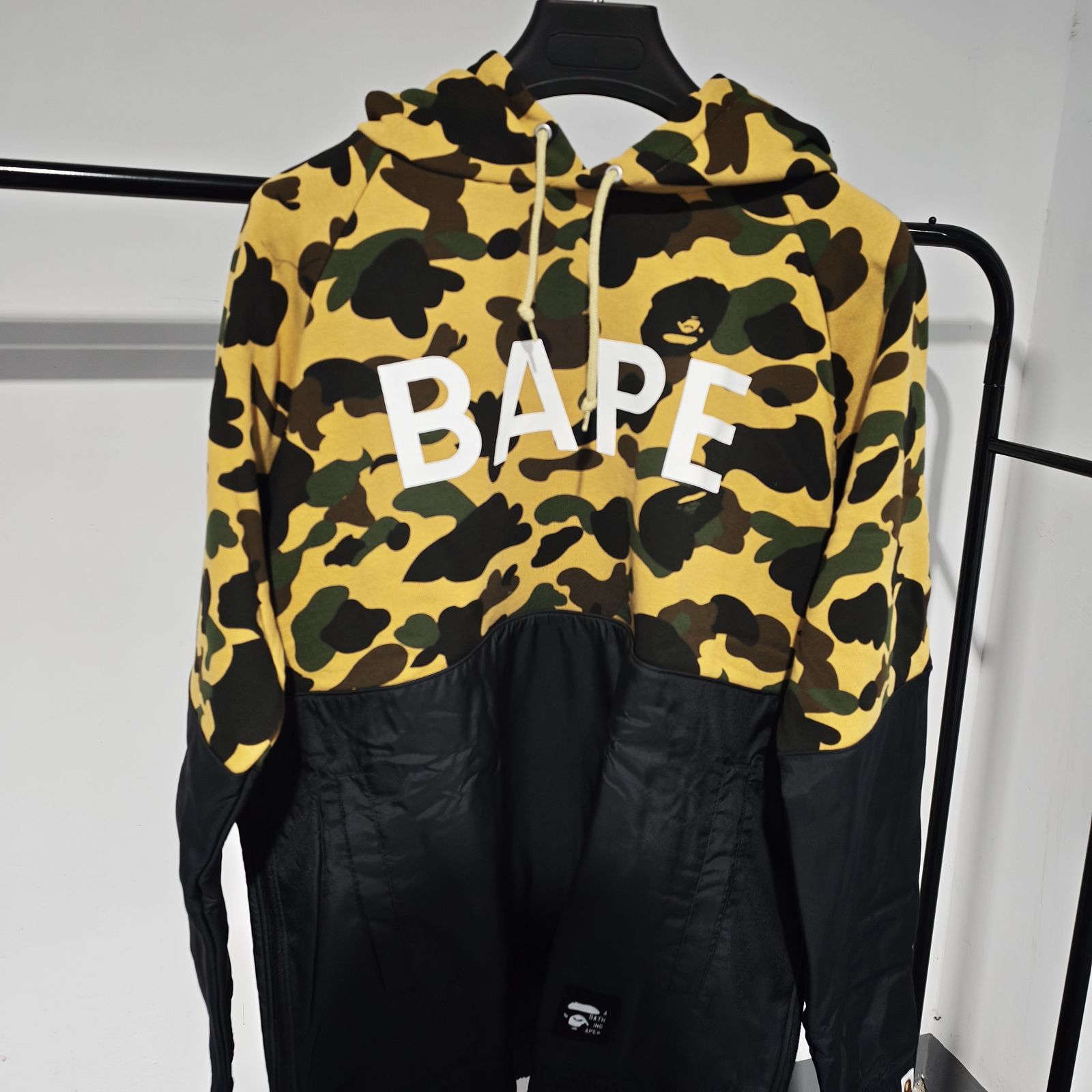 Bape A Bathing Ape Camo Logo Pullover Hoodie Size XL Size US XL / EU 56 / 4 - 1 Thumbnail