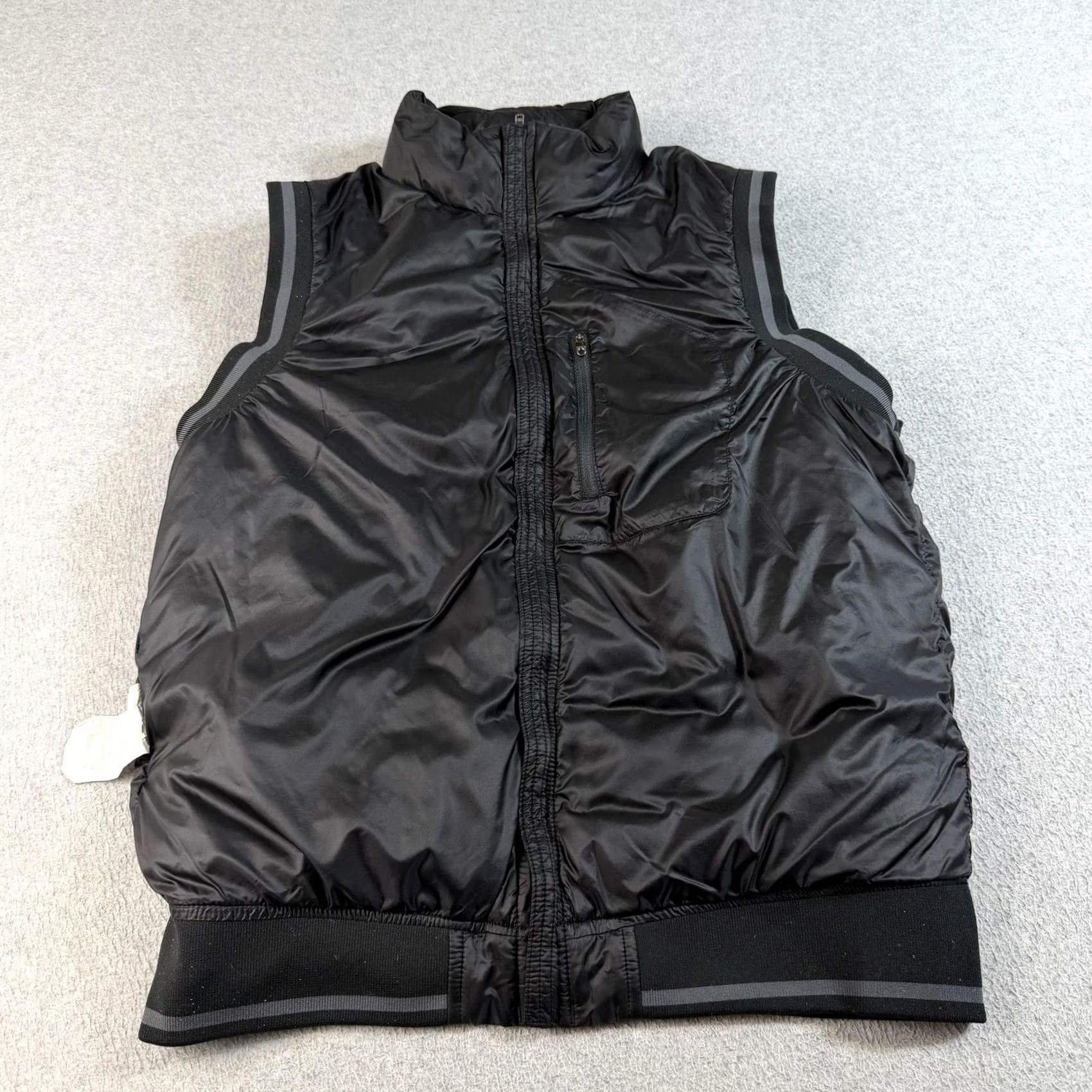 Lululemon Lululemon Vest Womens Medium Black Down Puffer Full Zip Outdoors Hiking Jacket/Coat Vintage No Mens Size M / US 6-8 / IT 42-44 - 6 Thumbnail