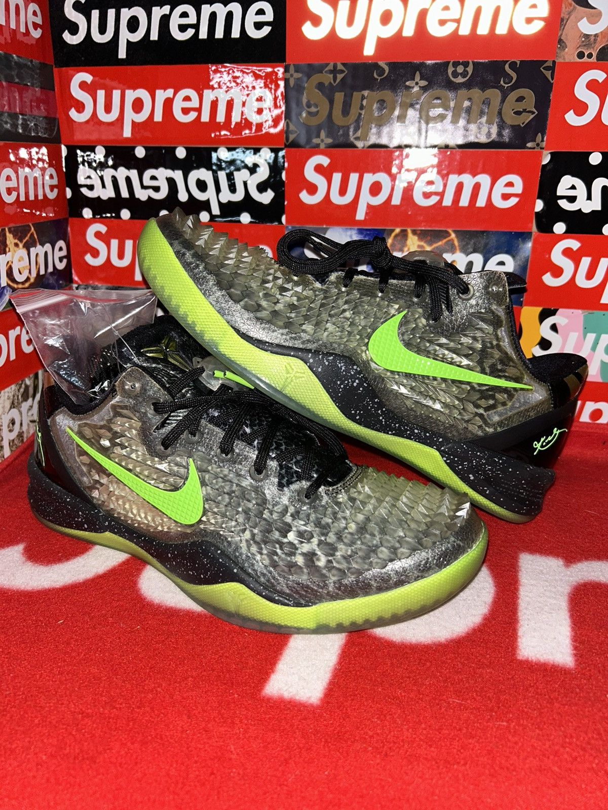 NEW Nike Kobe 8 SS Christmas (2013) 639522-001 9.5 BRAND NEW