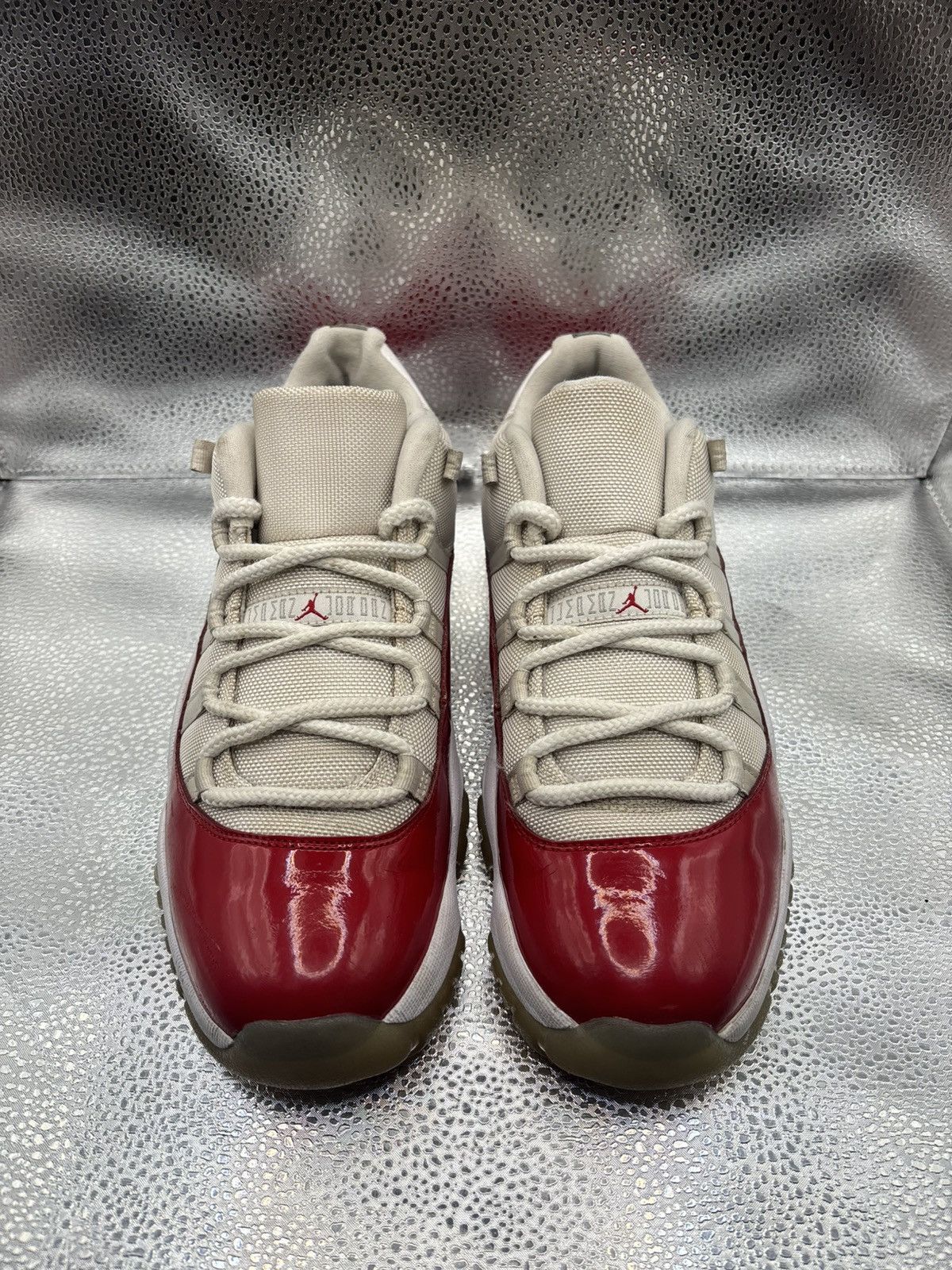 Jordan Brand Air Jordan 11 low cherry Size US 10 / EU 43 - 2 Thumbnail